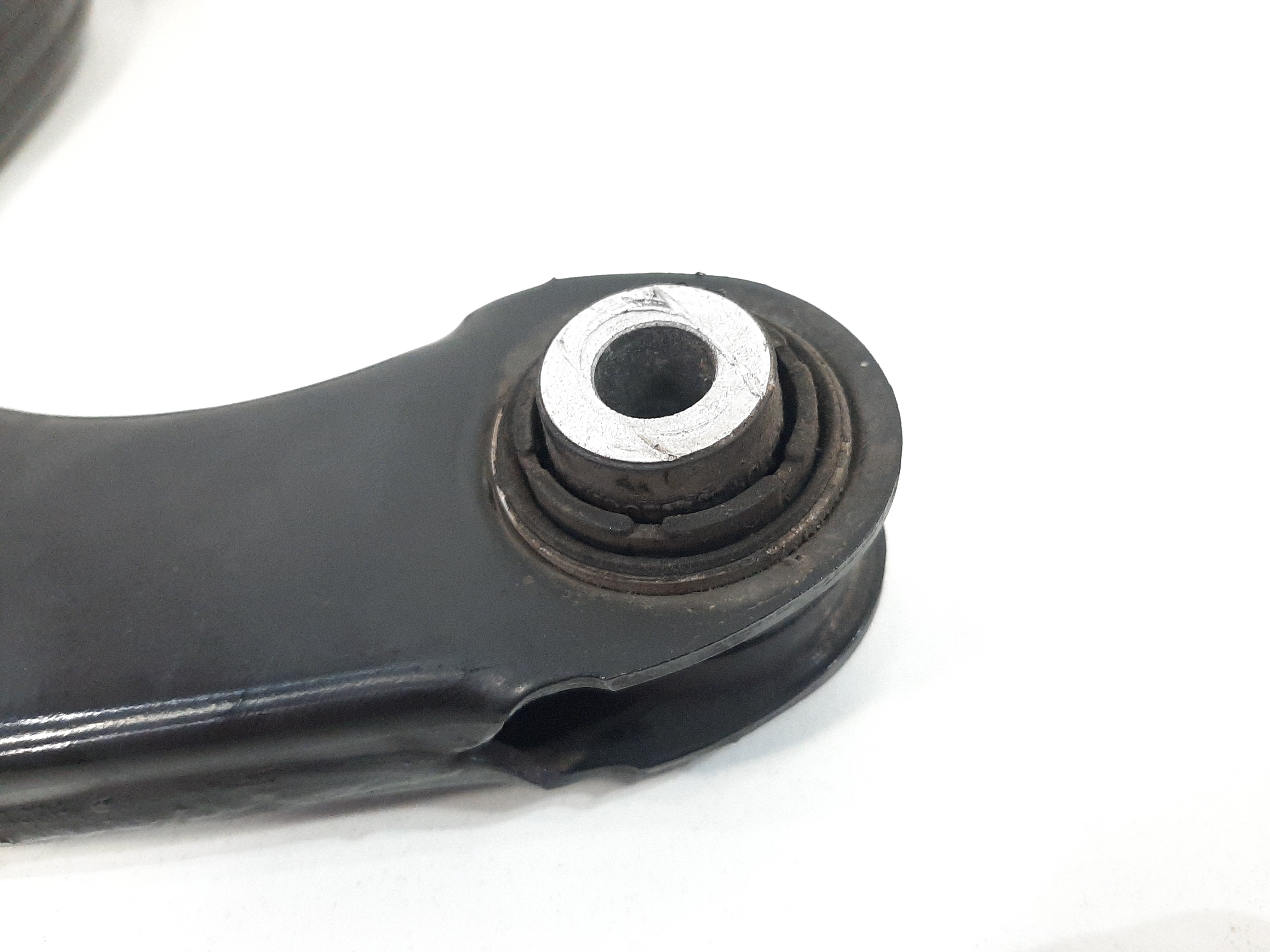 Braço Suspensão Sup Traseiro Direito Vw Jetta 2.0 2011 A 17