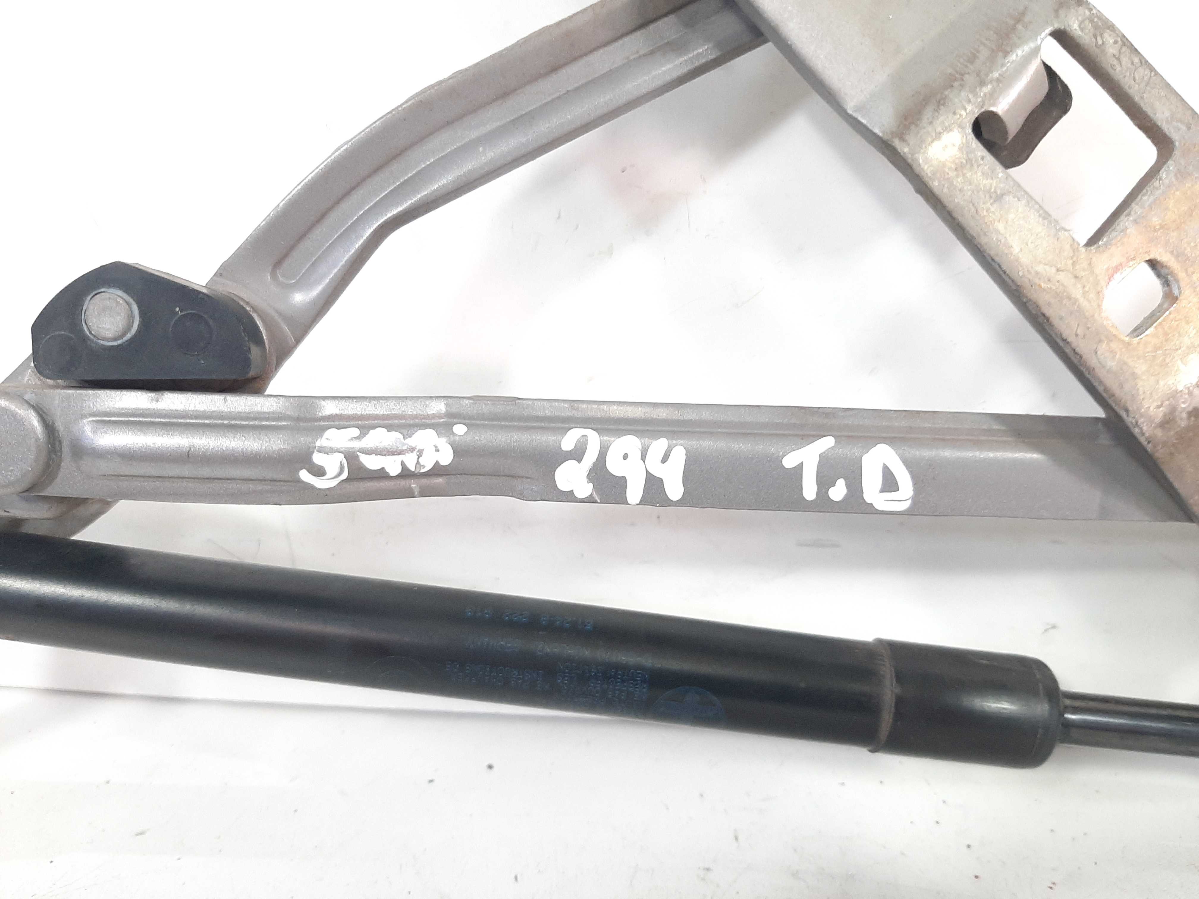 Dobradiça Tampa Traseira Direita 540i 96 97 A 2002 2003 2004 2