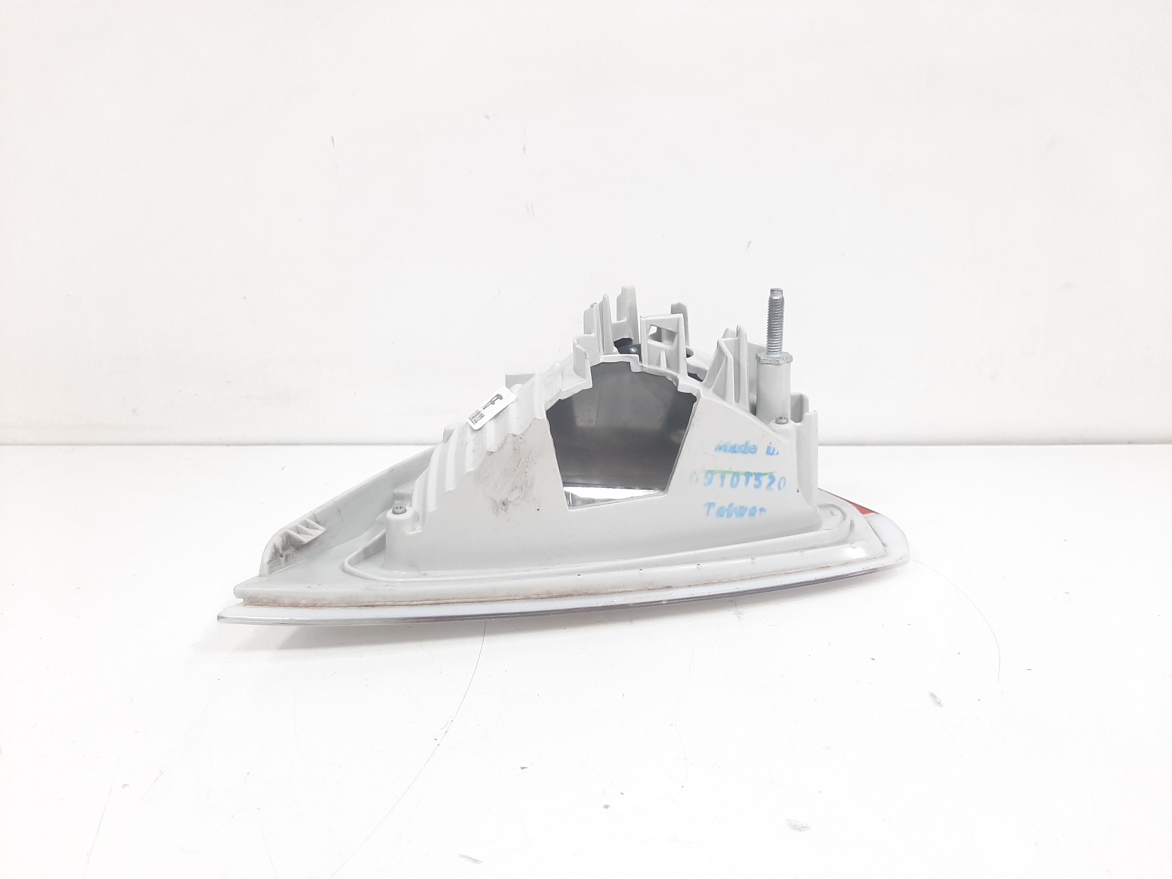 Lanterna Tampa Traseira Esquerda Bmw 320i E90 2006 A 2012 3