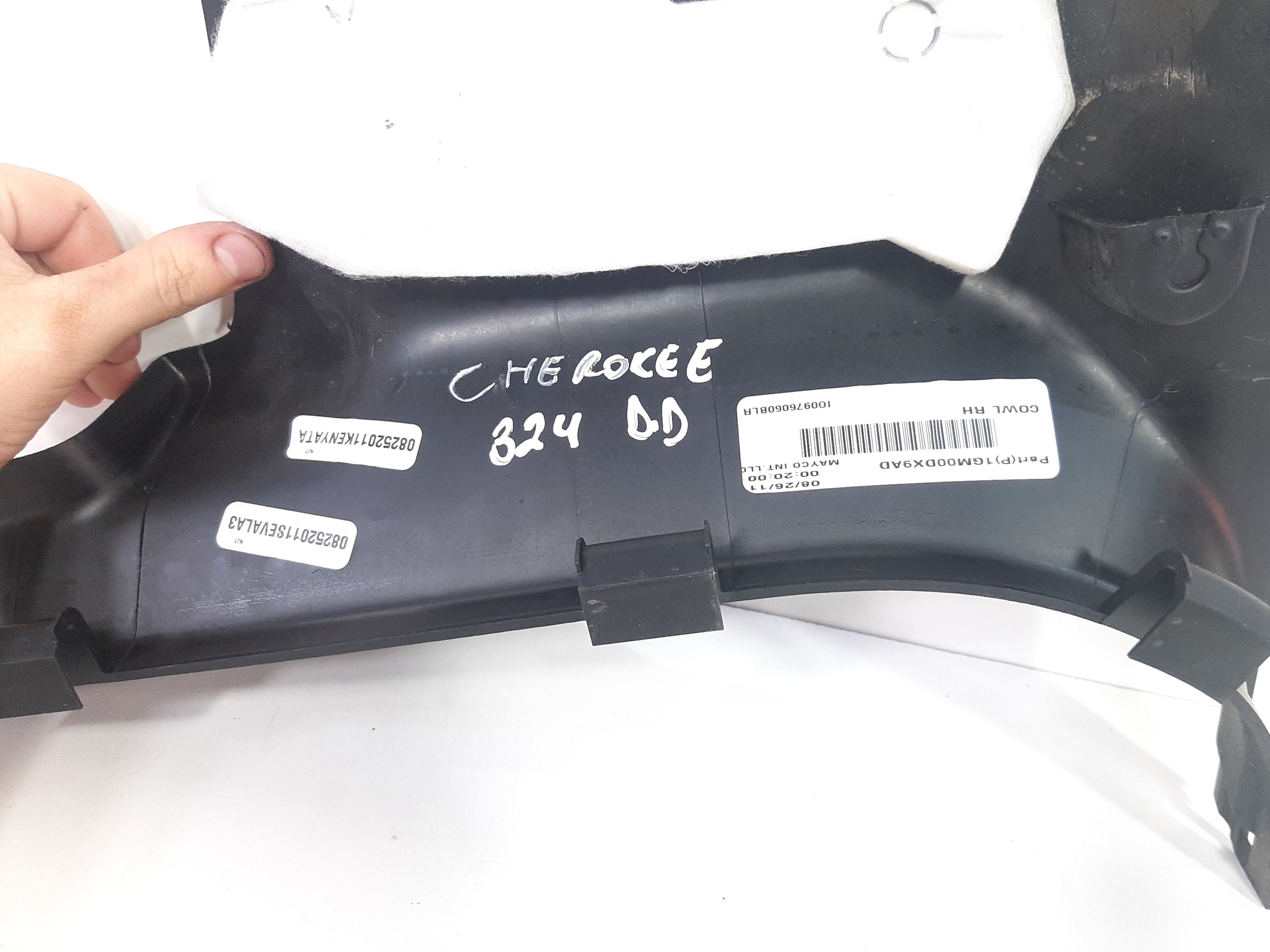 Acabamento Interior Dianteiro Direito Cherokee 2011 A 2015 1