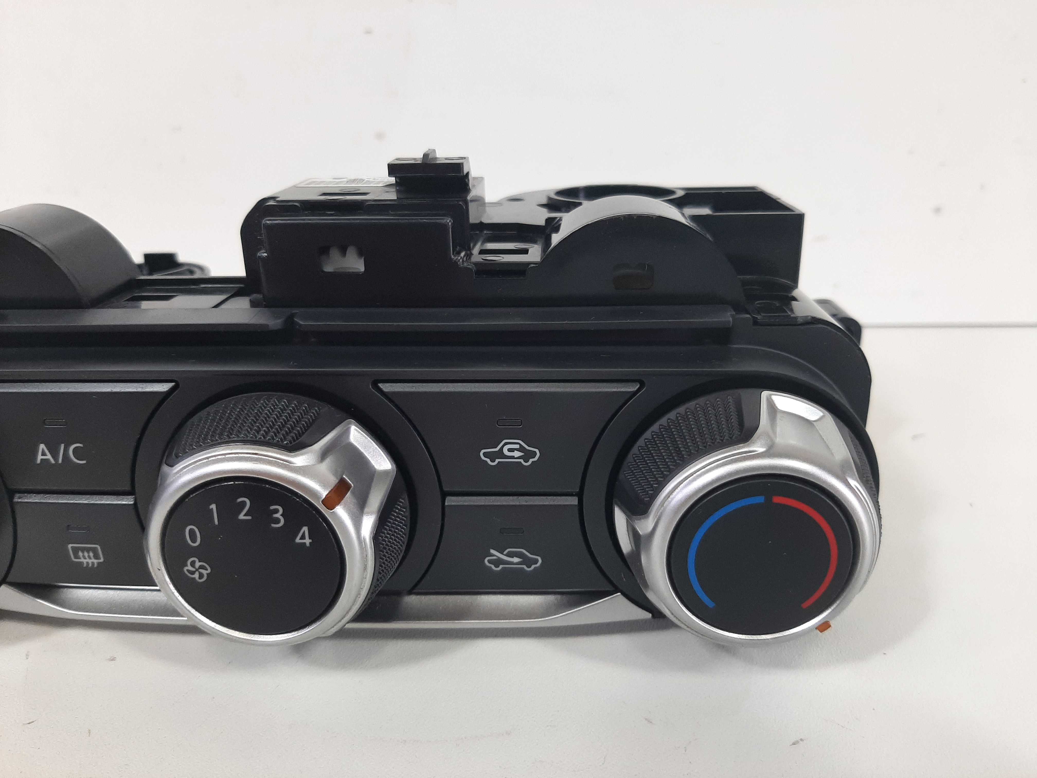Comando Ar Condicionado Nissan Kicks 2016 2017 2018 A 2020 4