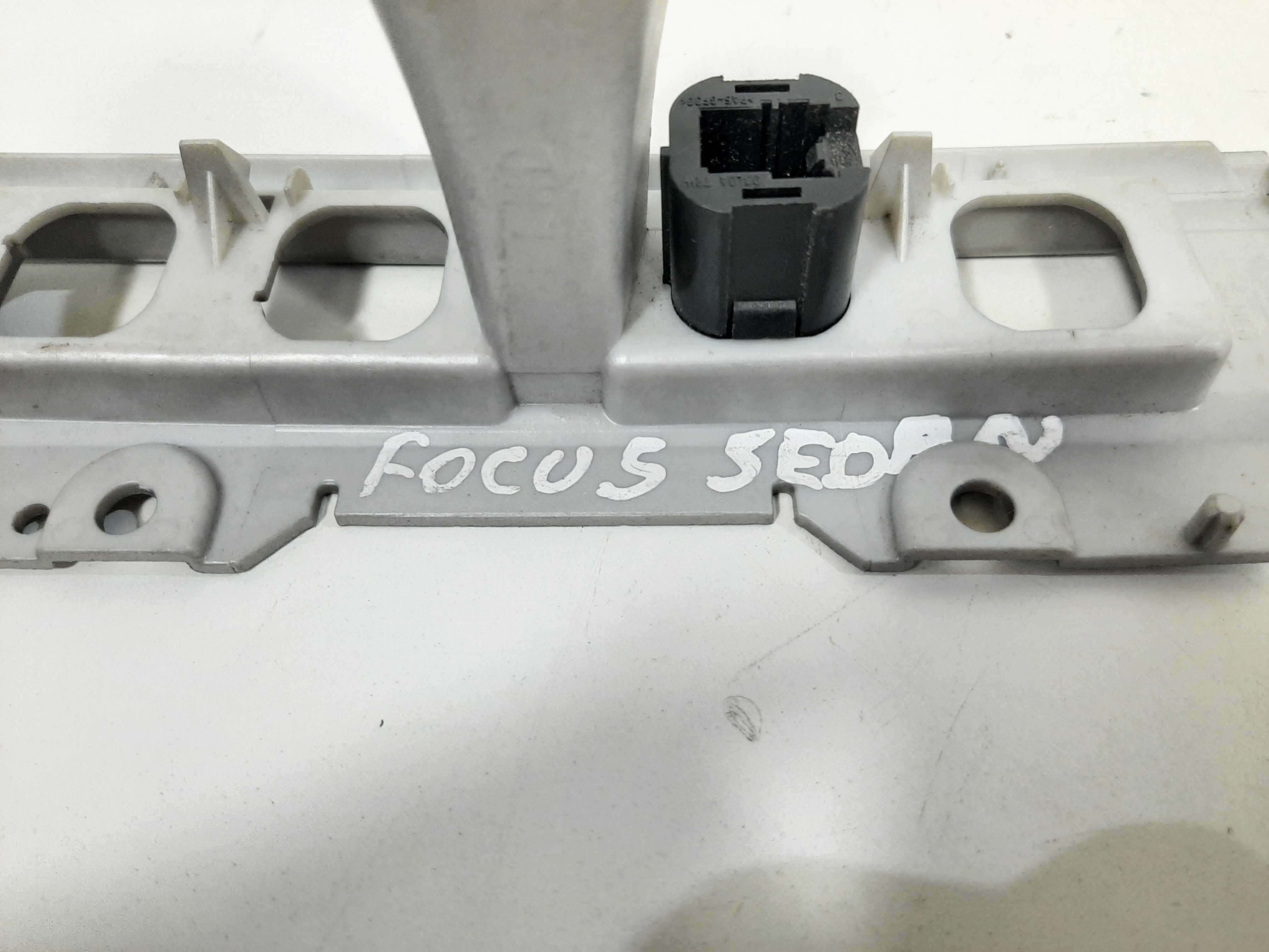 Botão Desembaçador Focus Sedan C/ Moldura 2009 2010 A 2012 2