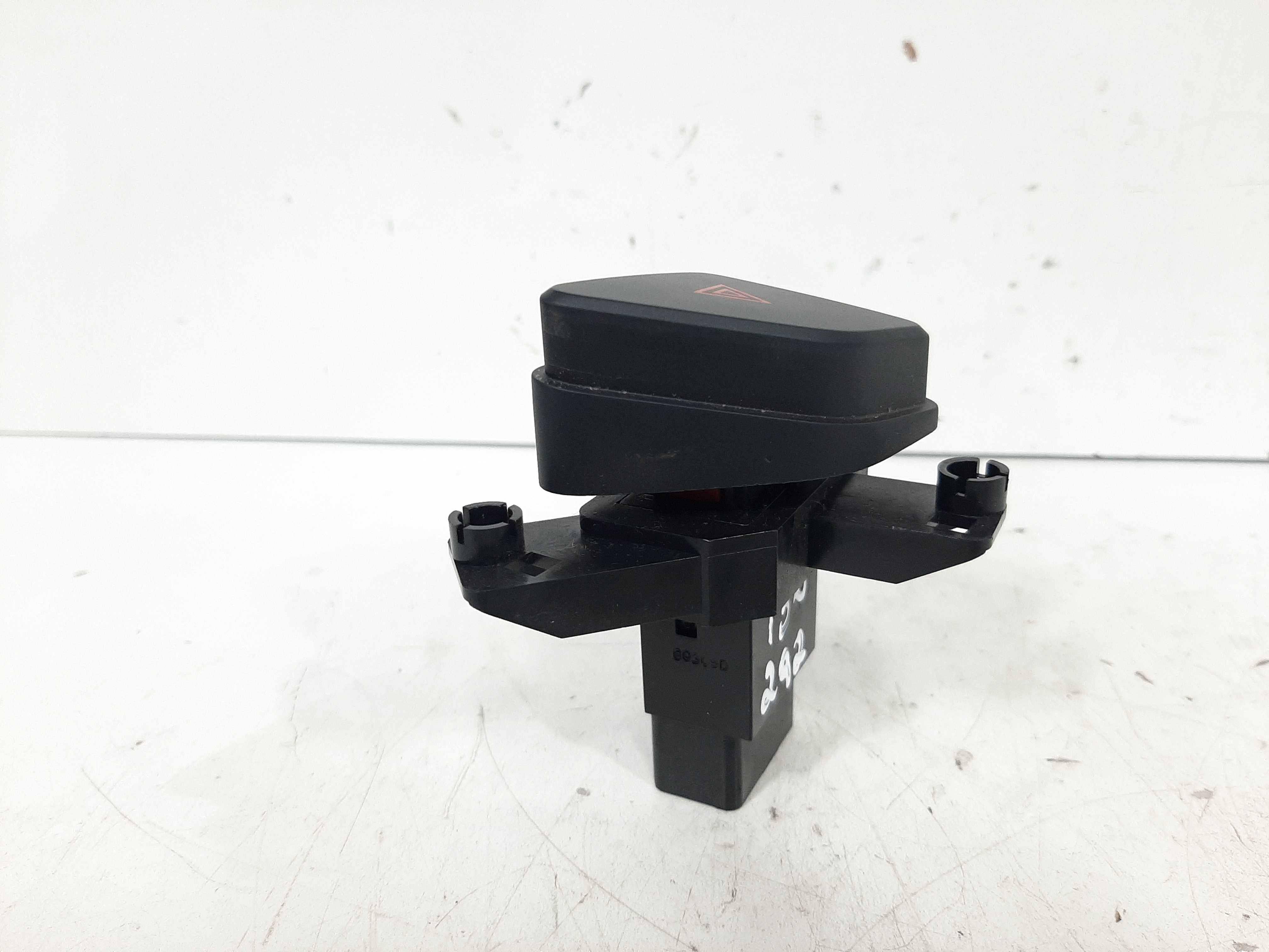 Botão Interruptor Pisca Alerta Hyundai I30 2009 2010 A 2012 7