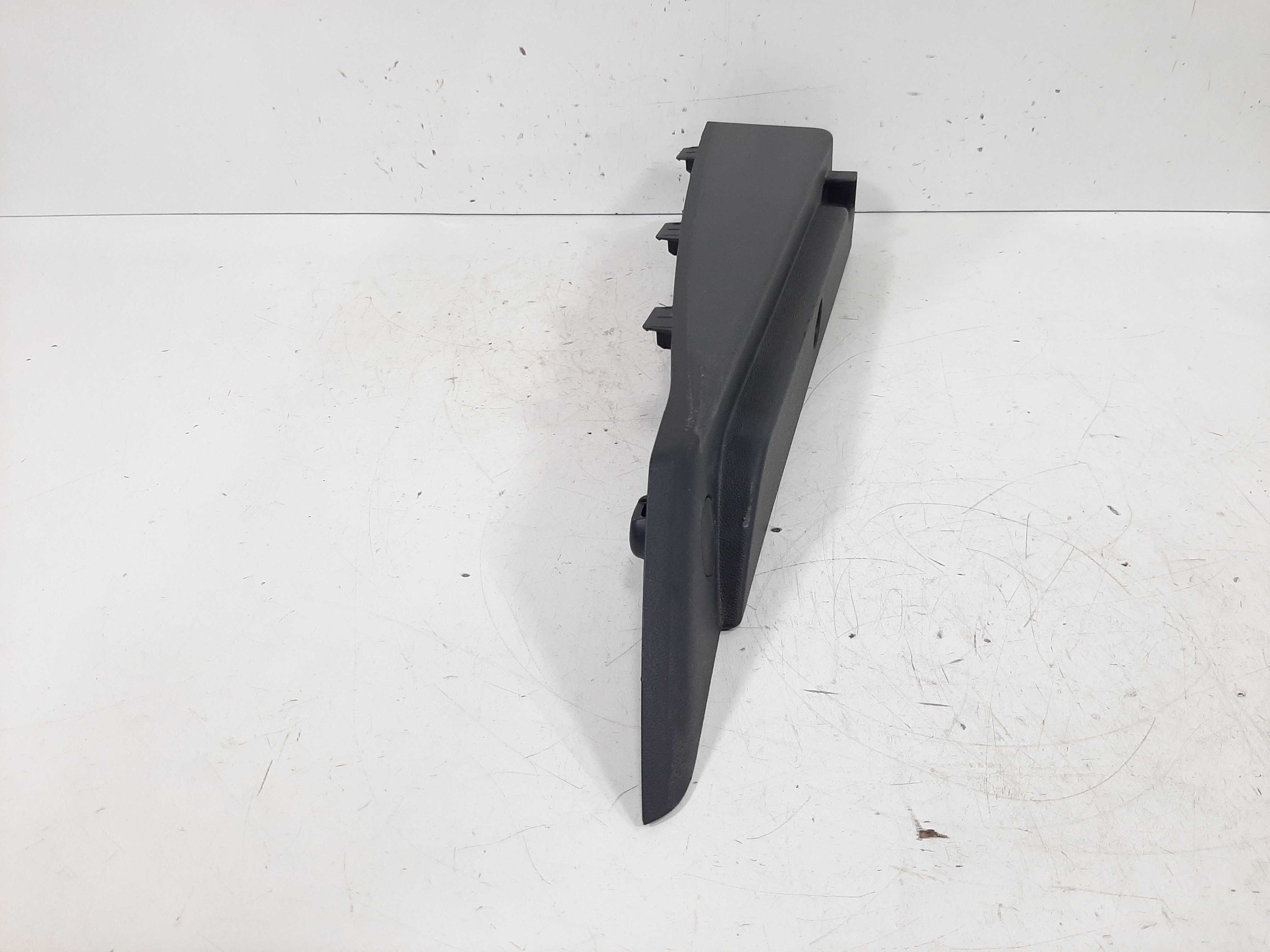 Suporte Esquerdo Tampa Bagagito Hyundai I30 2009 2010 A 2012 9