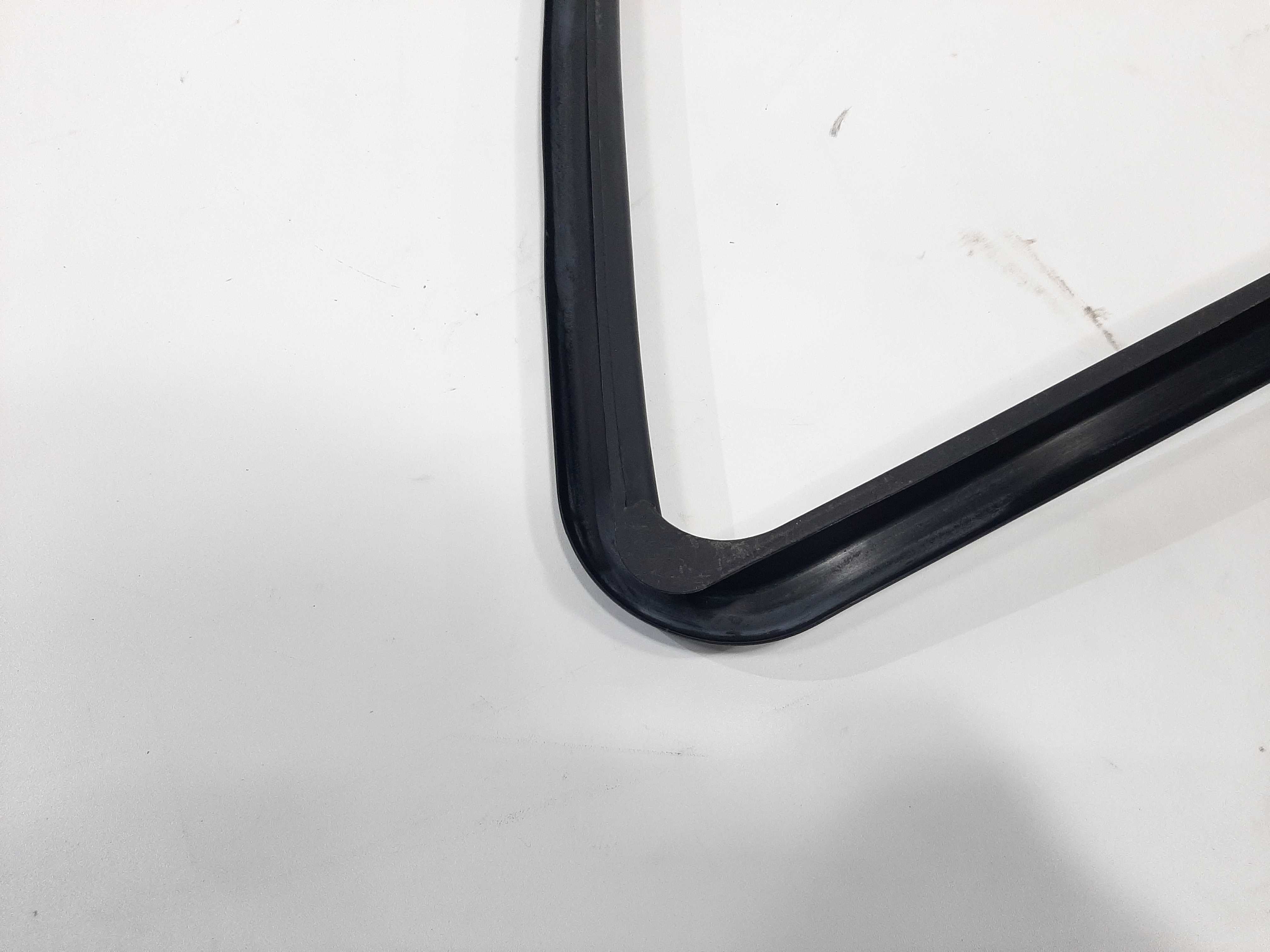 Acabamento Guarnição Dianteiro Direito Bmw 528i 540i E39 9