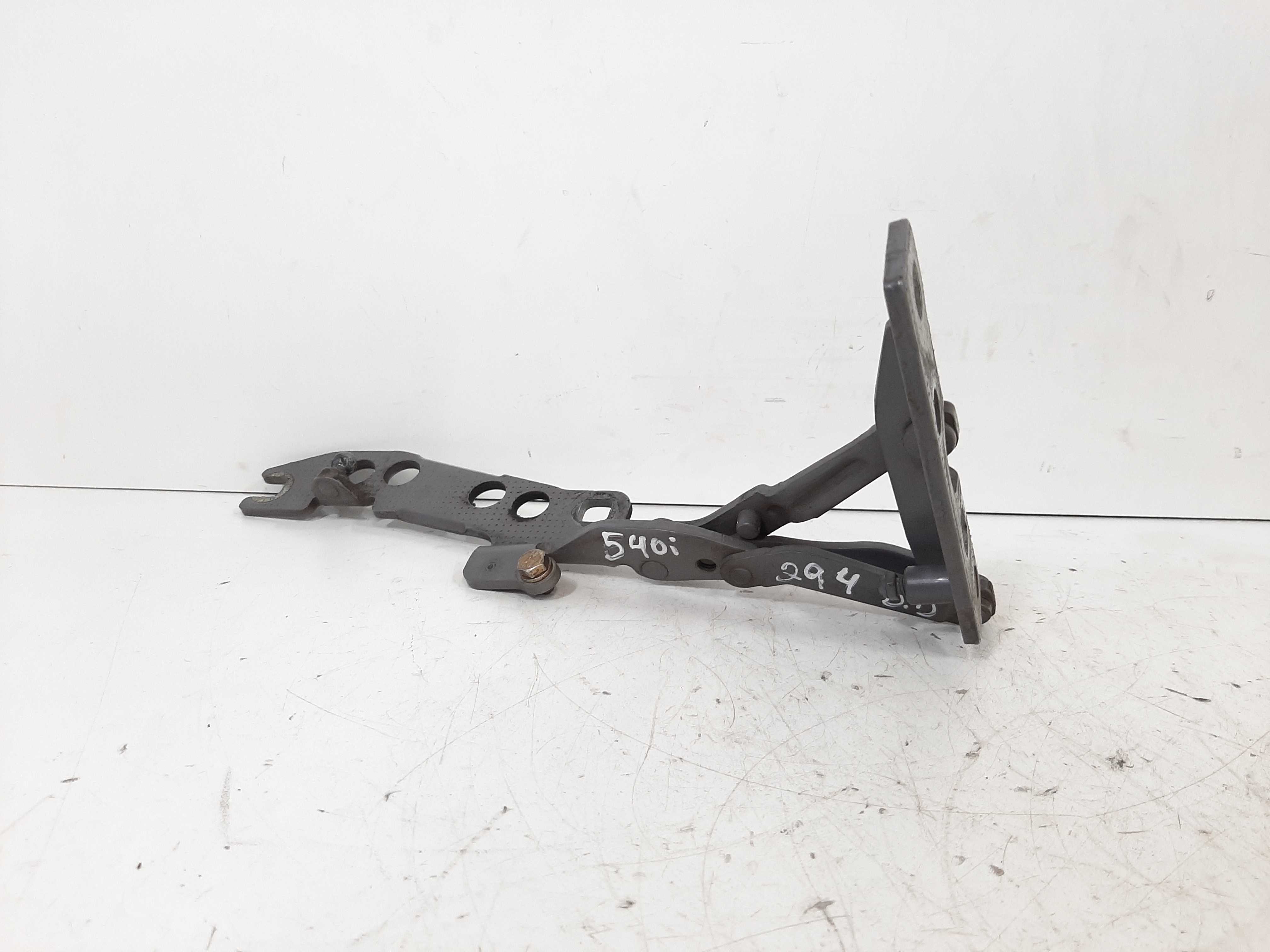 Dobradiça Direita Capô Bmw 540i 1996 1997 1998 1999 A 2004 6
