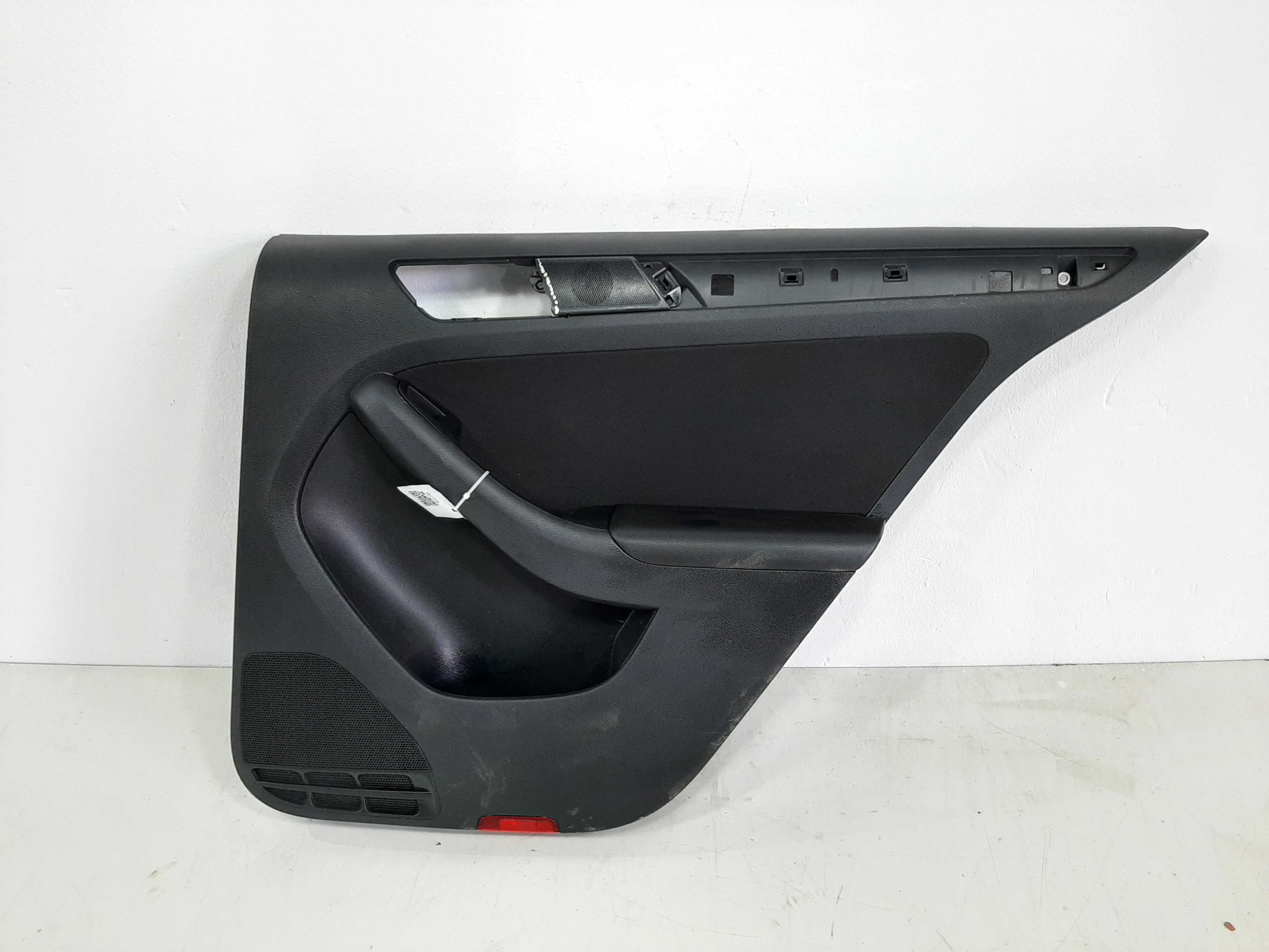 Forro Porta Traseiro Direito Jetta 2012 2013 A 2018 C/avaria 3