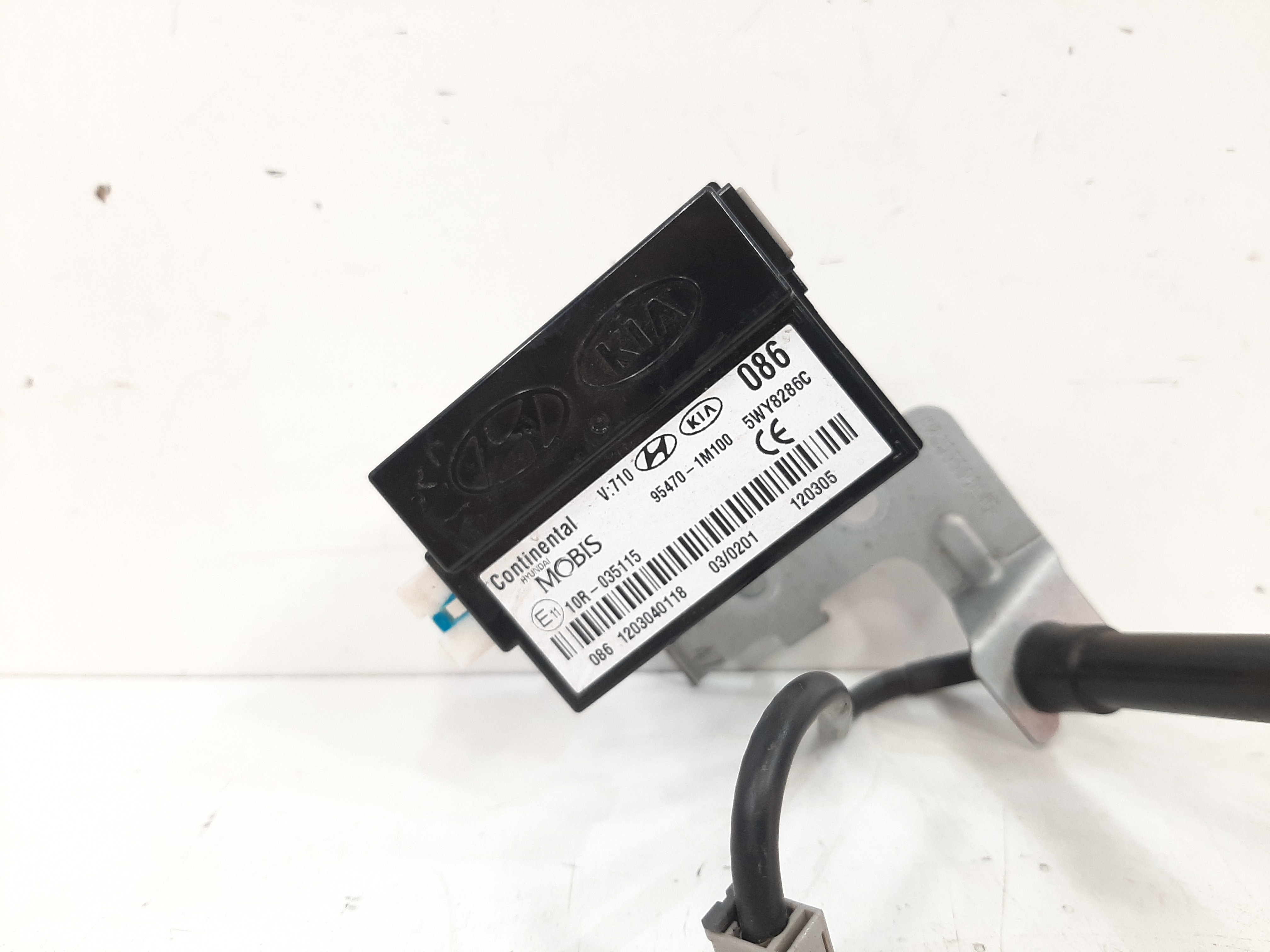 Módulo Central Antena Kia Cerato Koup 2011 A 2013 954701m100 7