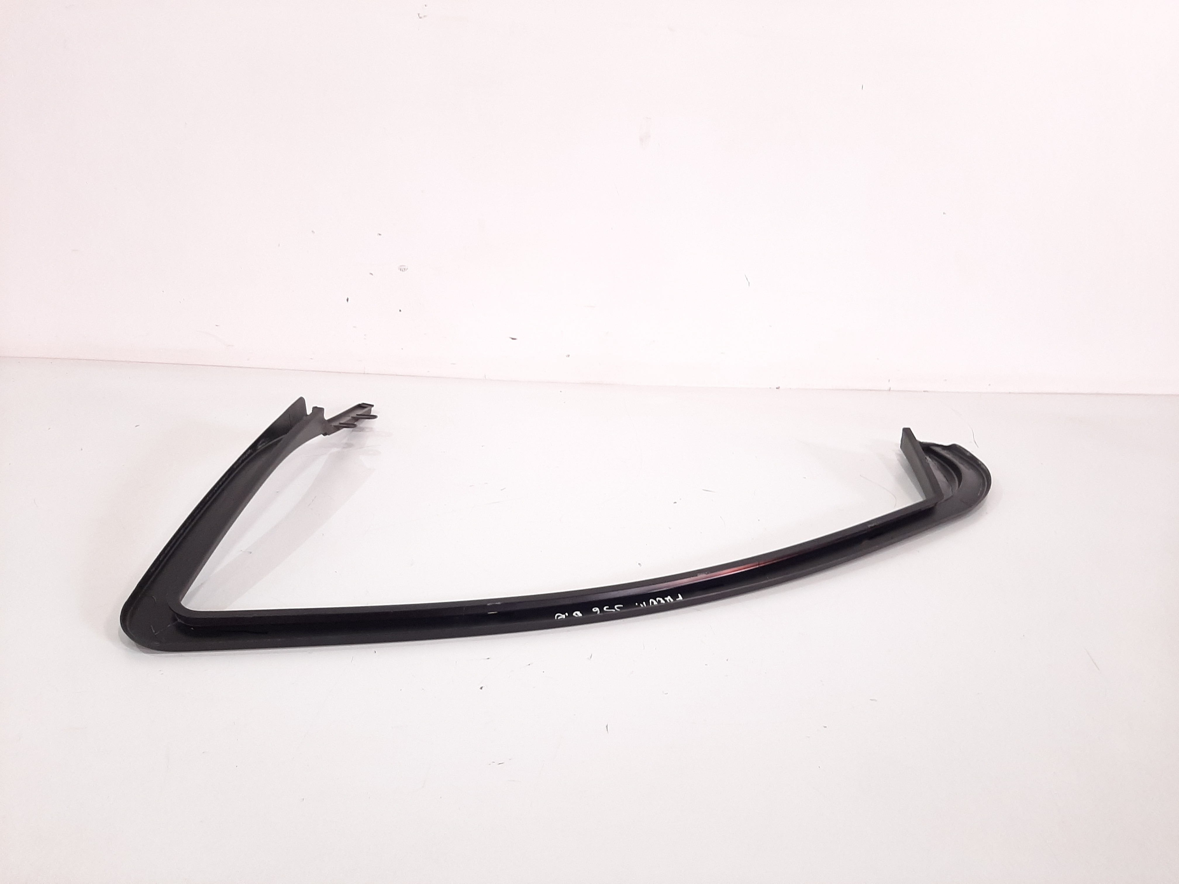 Moldura Arco Porta Dianteira Esquerda Freemont 2012 A 2016 1