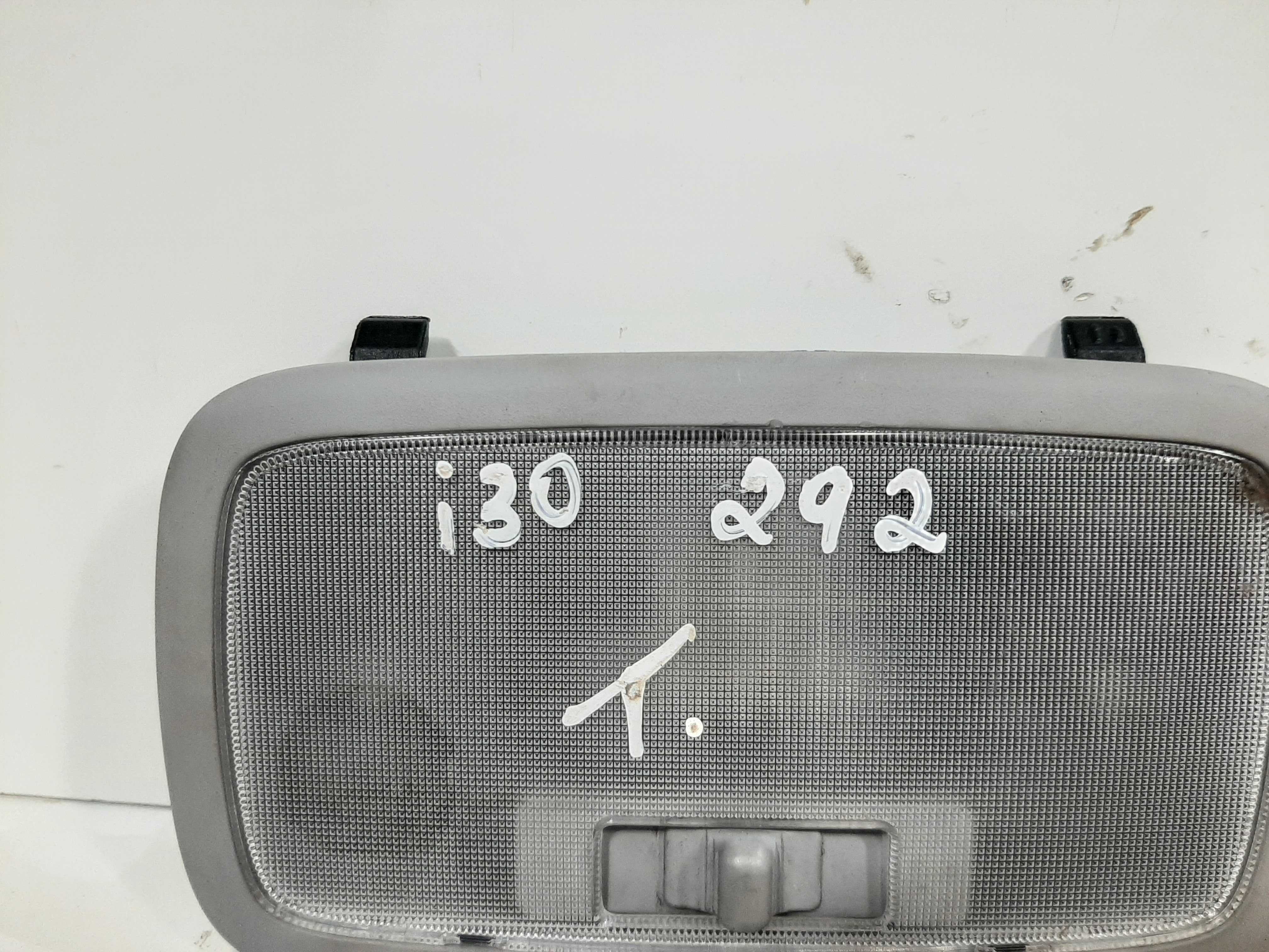 Luz Cortesia Interna Traseira Hyundai I30 2009 2010 A 2012 1