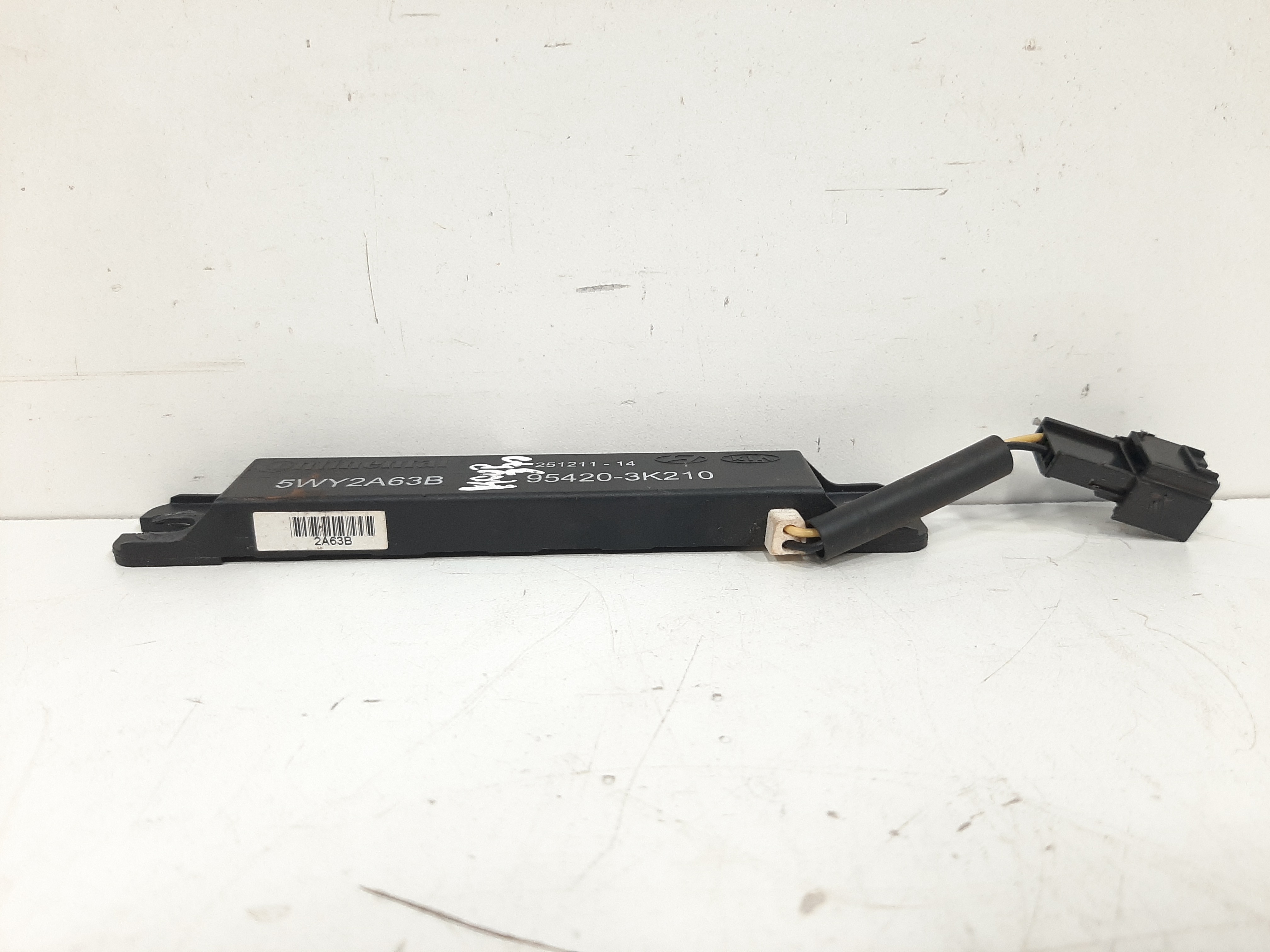 Sensor Antena Kia Cerato Koup 2.0 2011 A 2013 954203k210 5