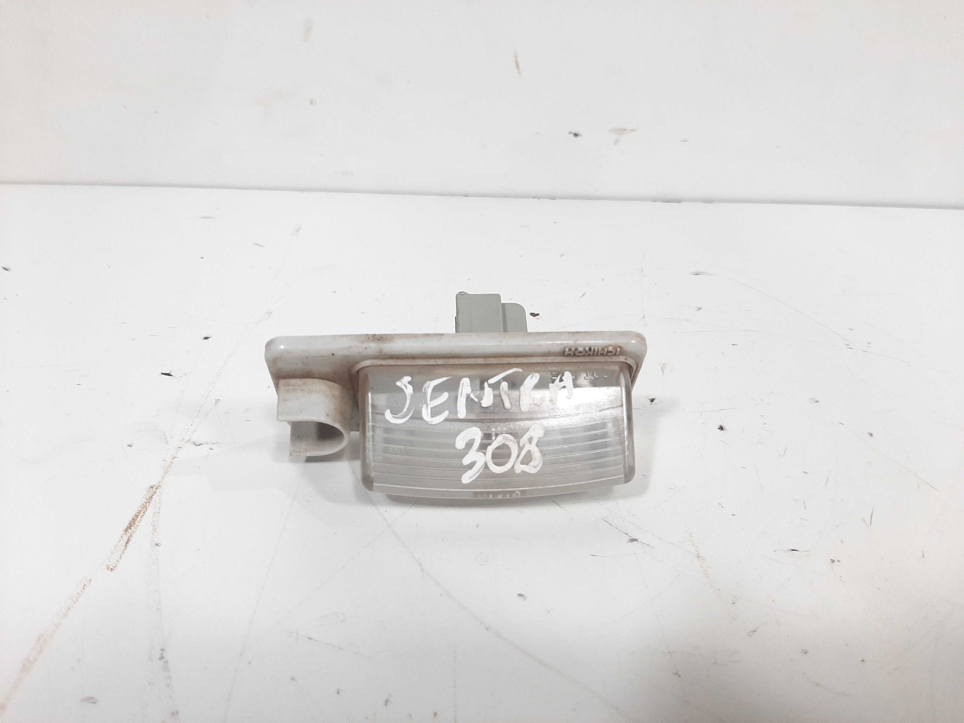 Luz Placa Traseira Nissan Sentra 2008 2009 2010 2011 2013 2