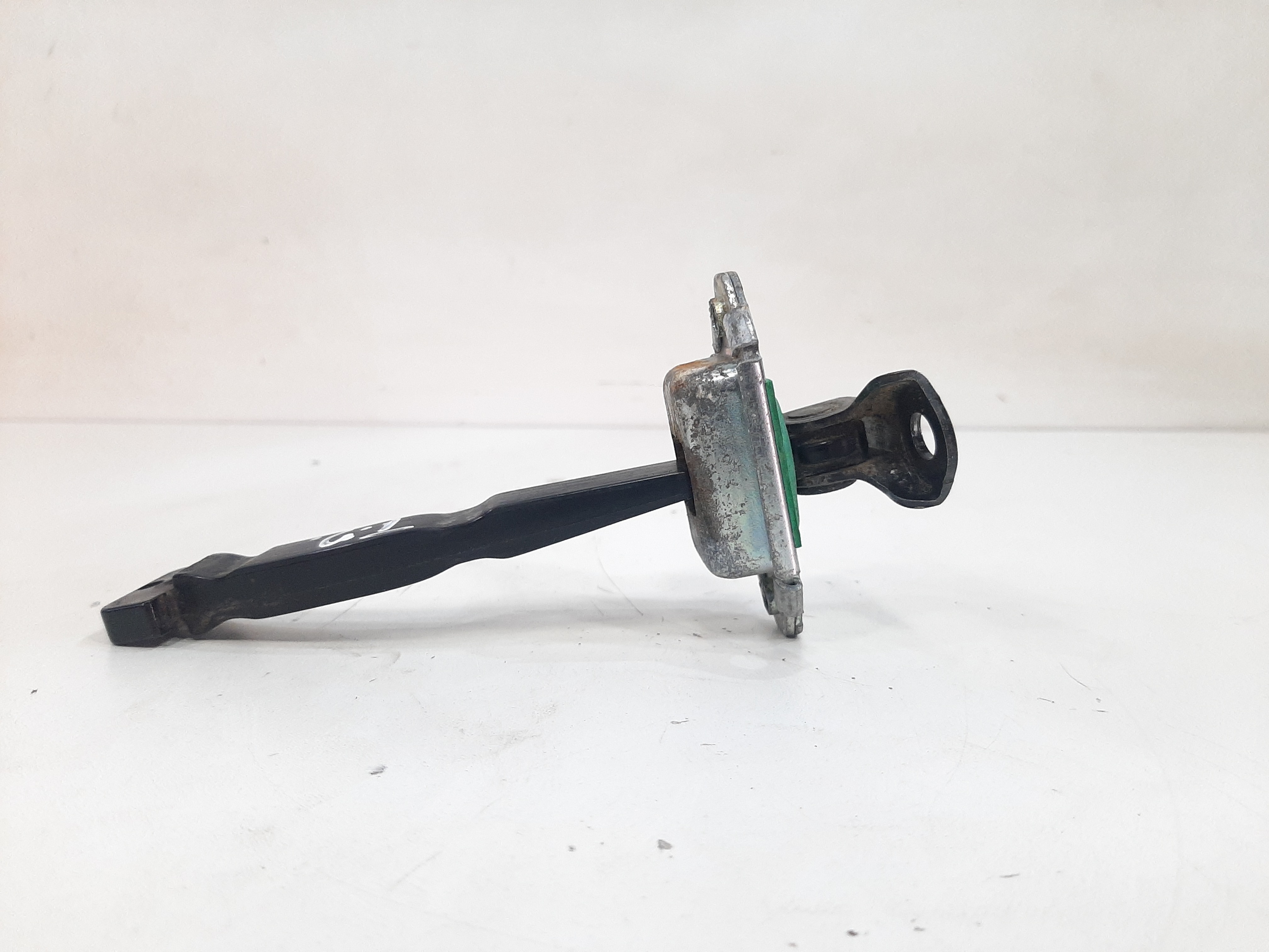 Limitador Porta Traseira Direita Kia Cerato Sx3 2009 A 2013 6