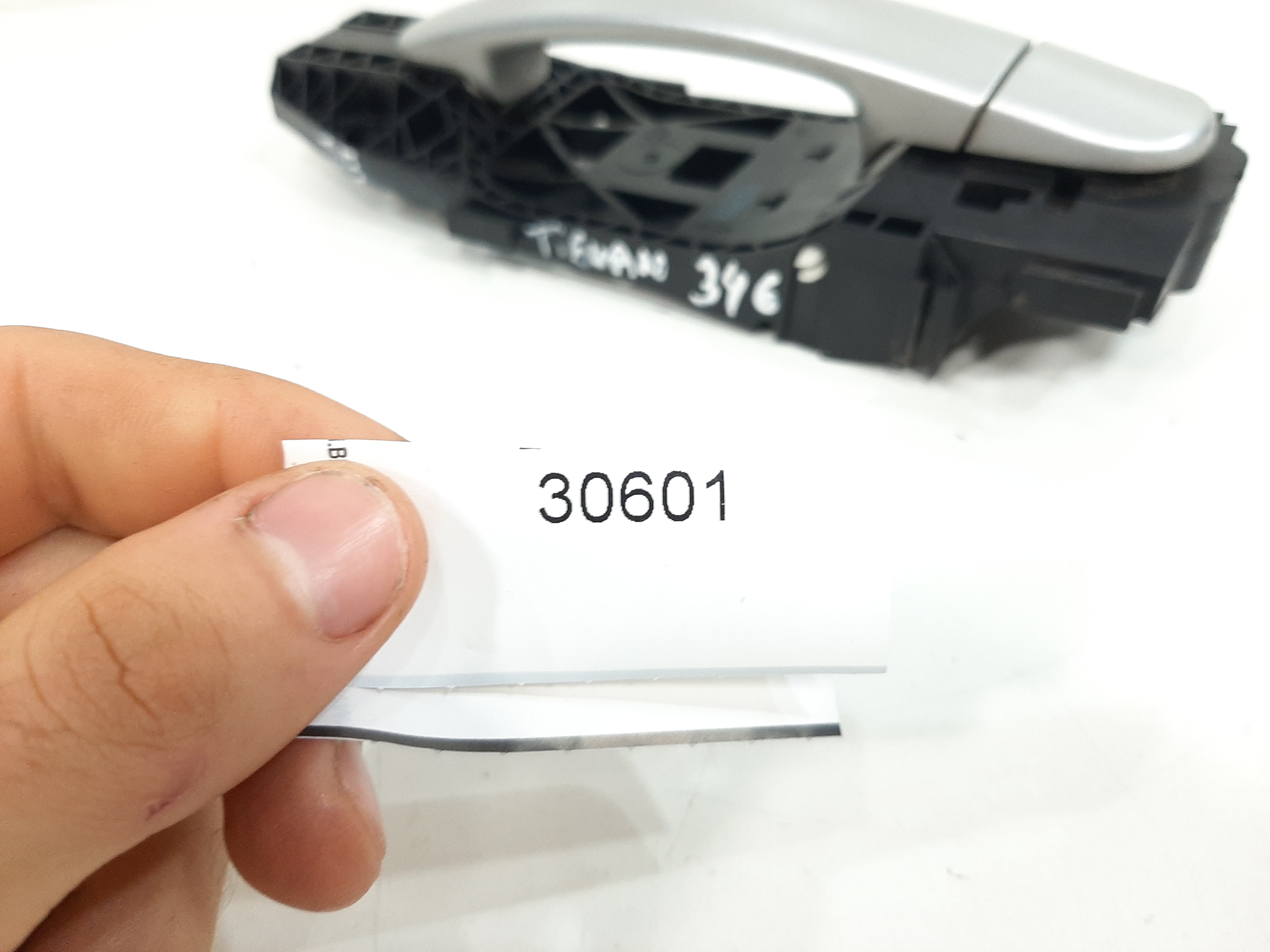 Maçaneta Externa Traseira Esquerda Vw Tiguan 2012 A 2017 9