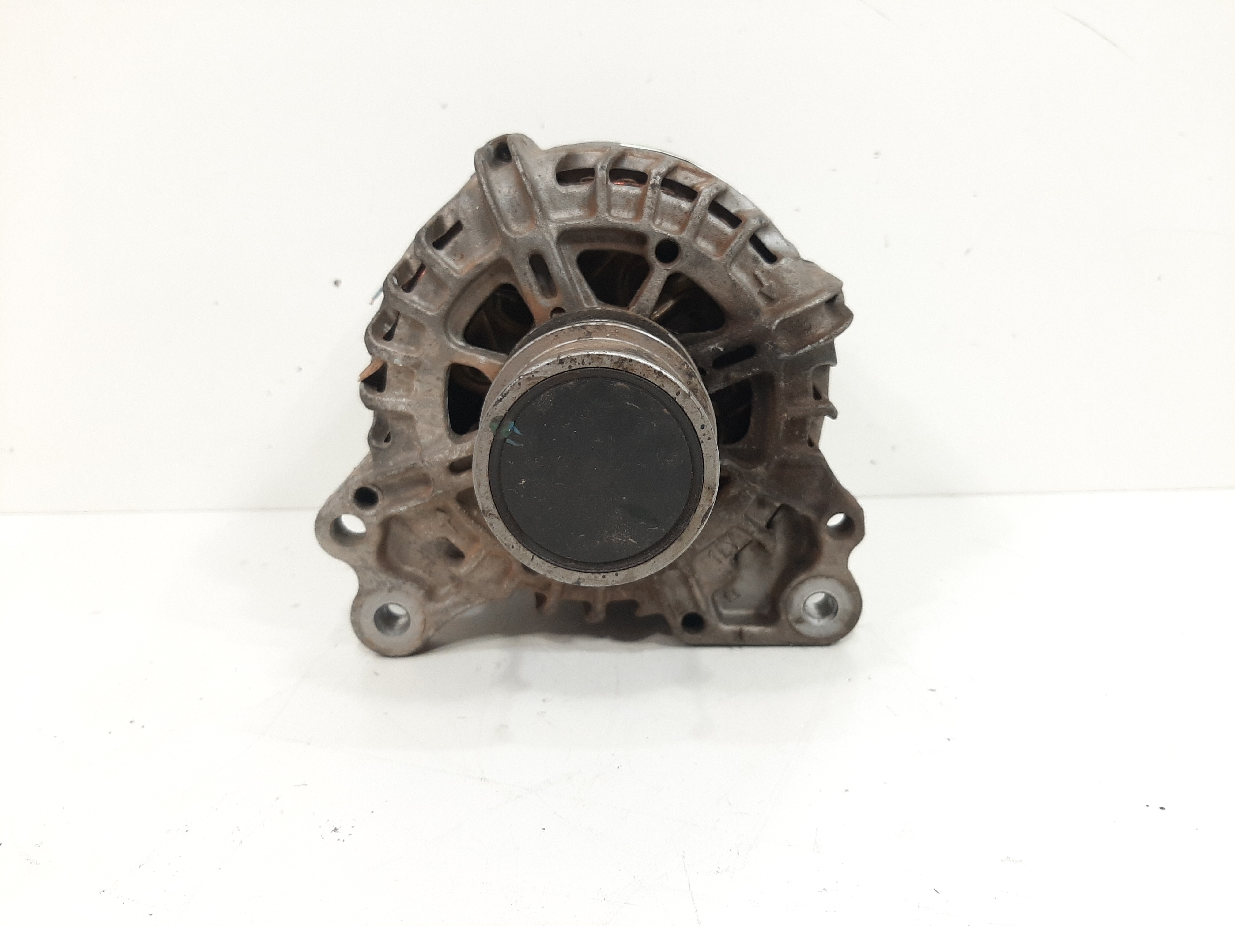 Alternador Vw T-cross 1.0 Tsi 2019/2023 04e903015 14v 110A 4