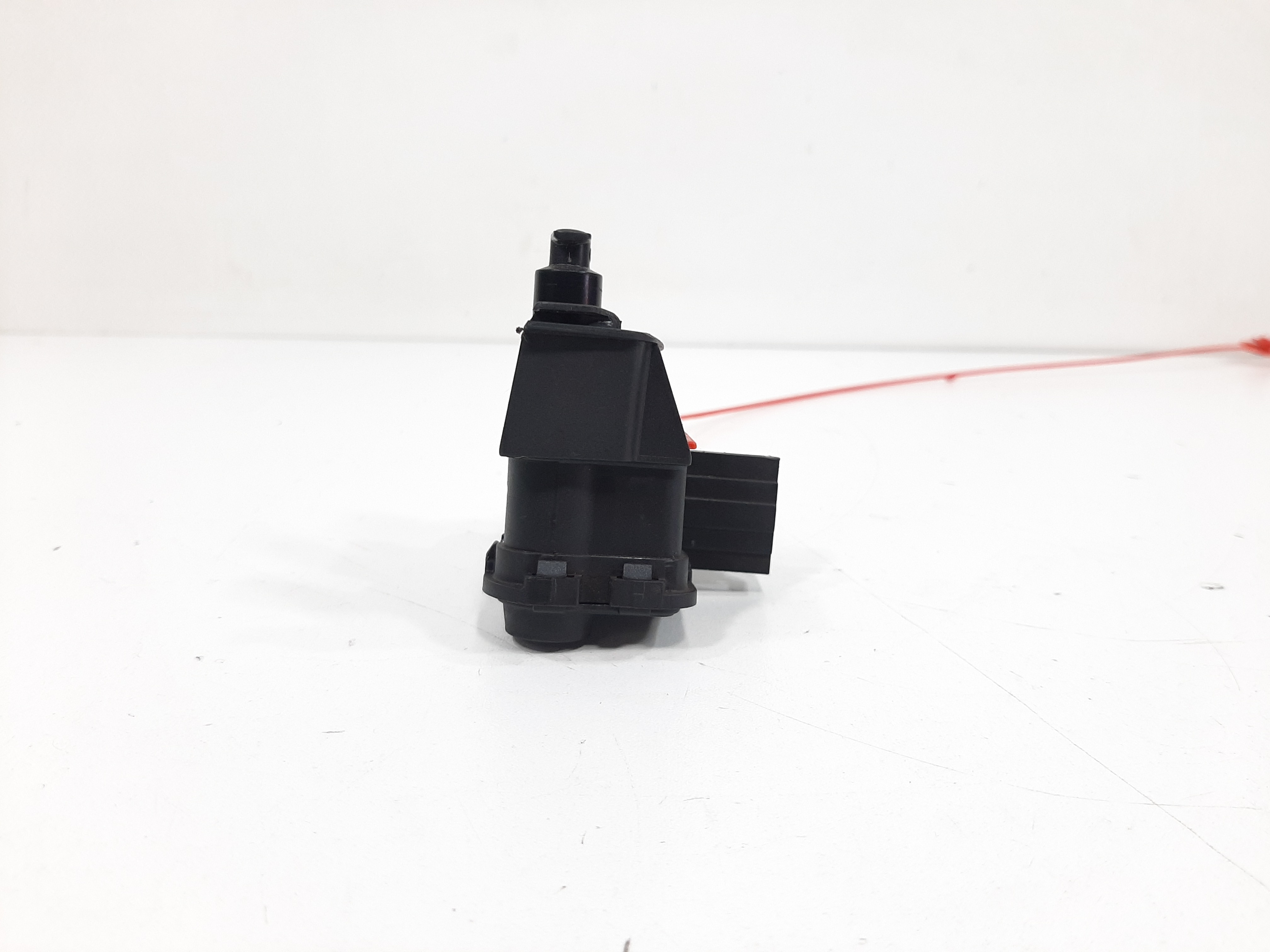 Motor Trava Elétrica Portinhola Audi A4 S5 13/15 8k0862153h 1