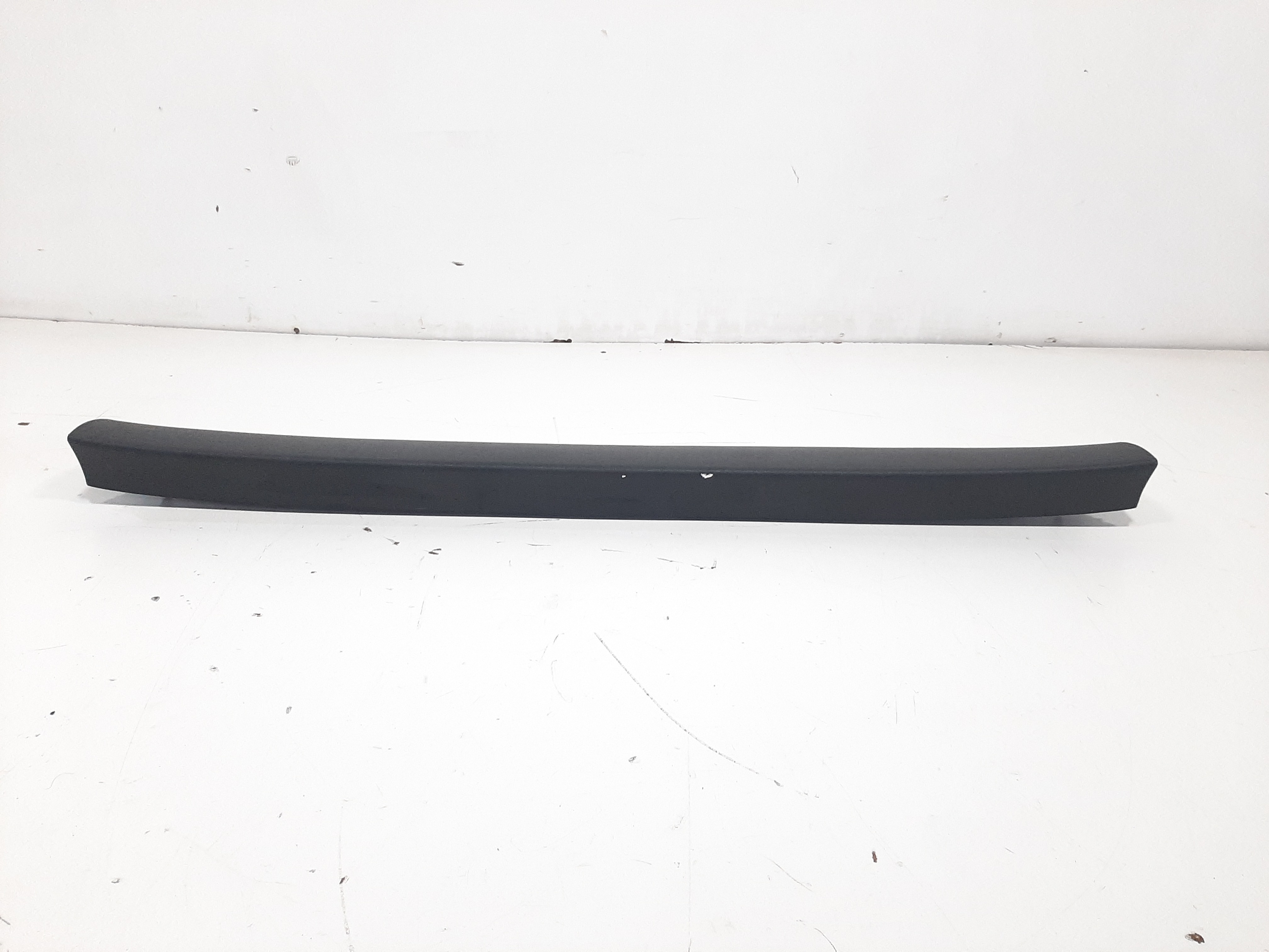 Moldura Central Interna Tampa Portamalas Tiguan 2012 A 2017 2