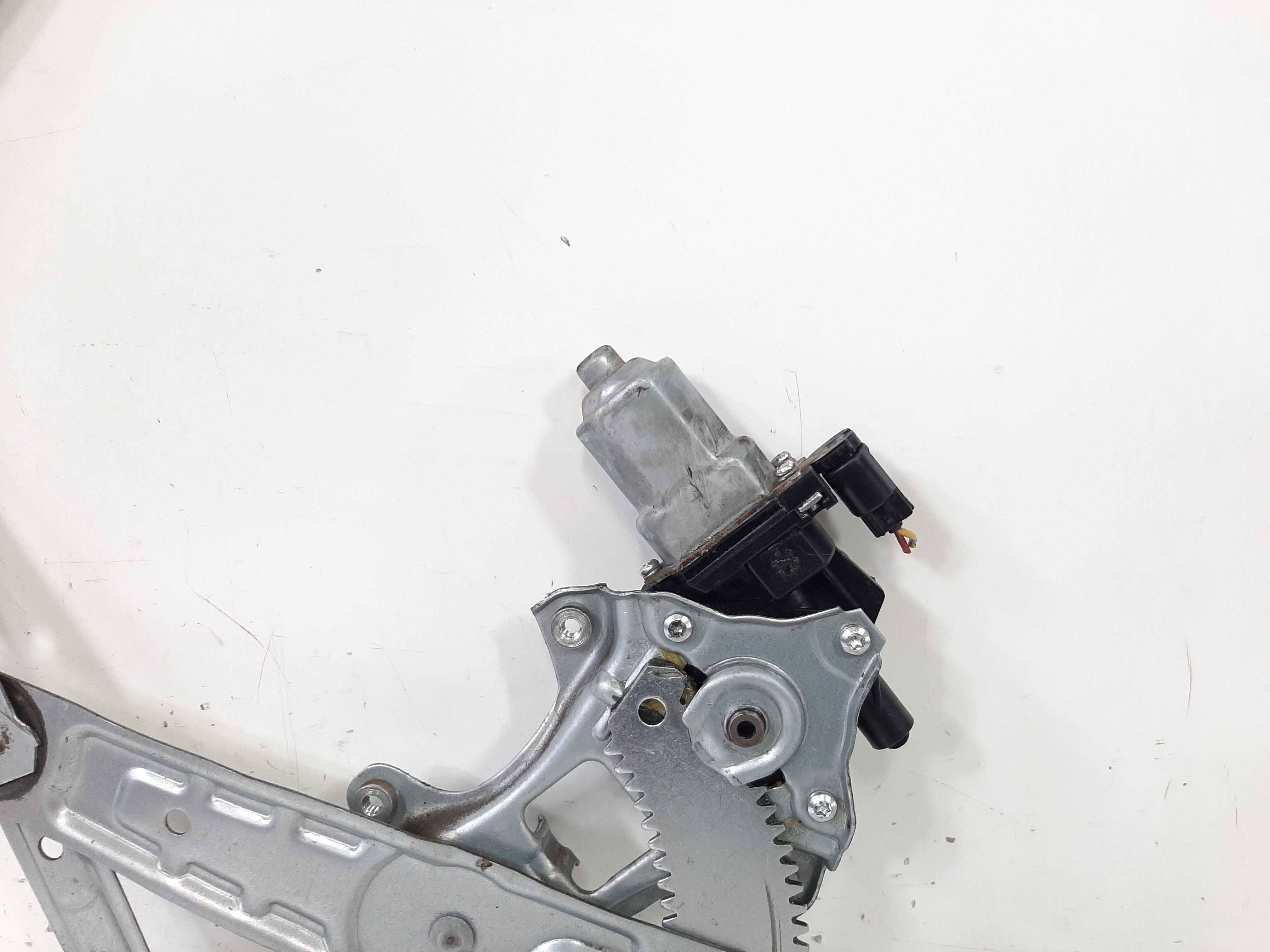 Máquina Vidro Dianteira Direita Nissan March 2011 A 2014 4