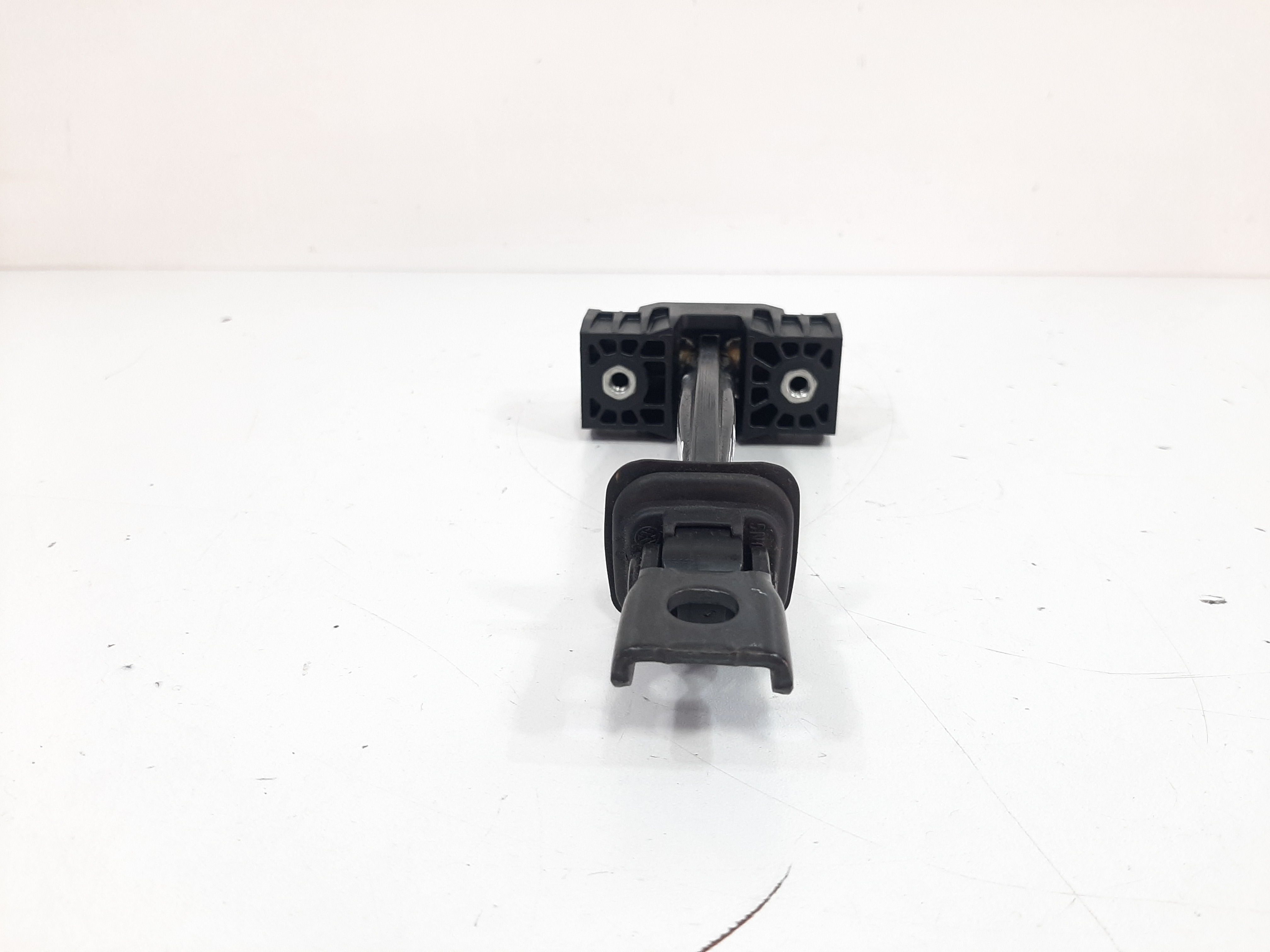 Limitador Porta Traseira Direita Vw Tiguan 2012 2013 A 2017 1