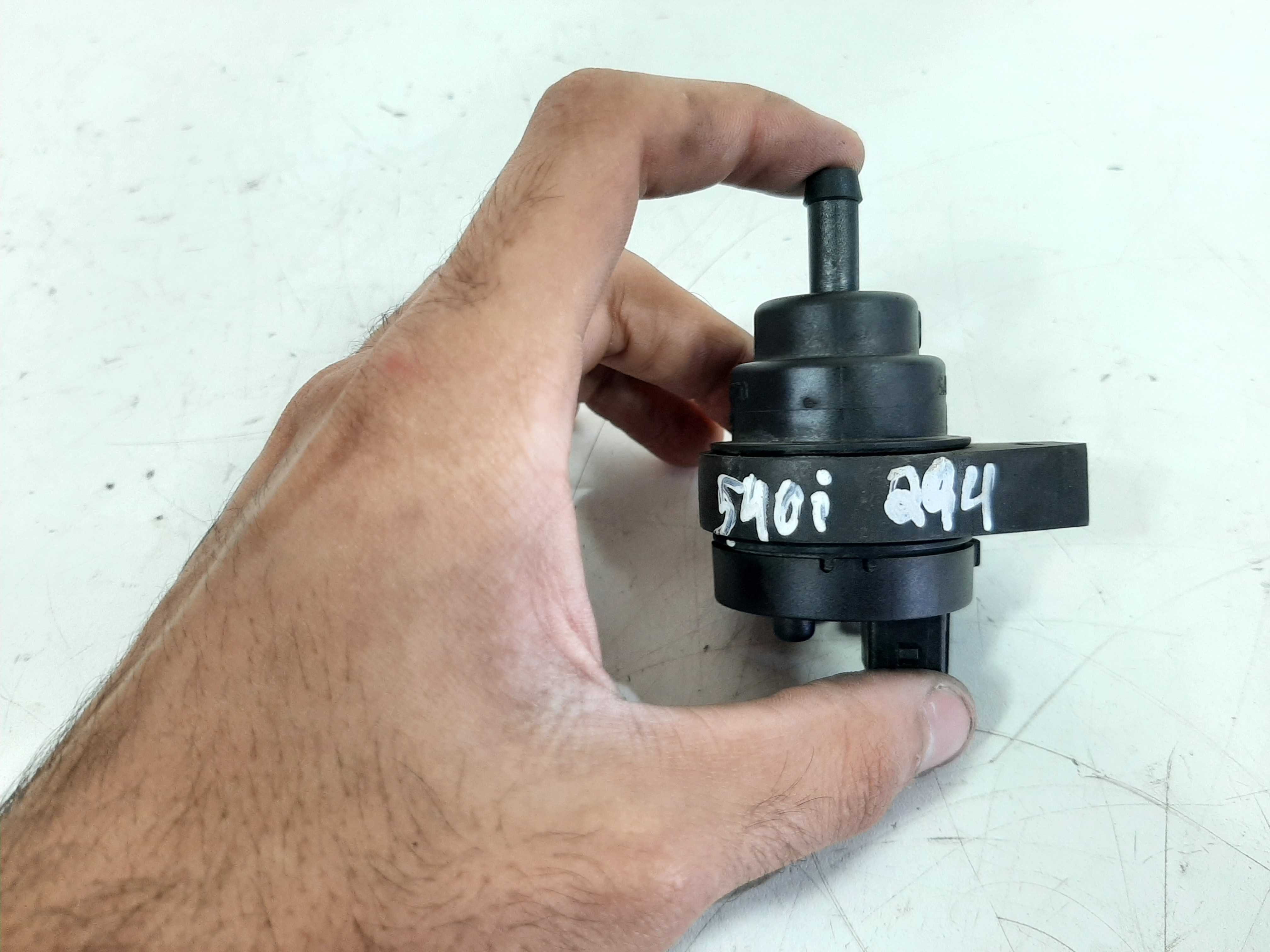 Valvula Solenoide Bmw 540i 4.4 V8 96 A 04 Cod: 1748 875 1