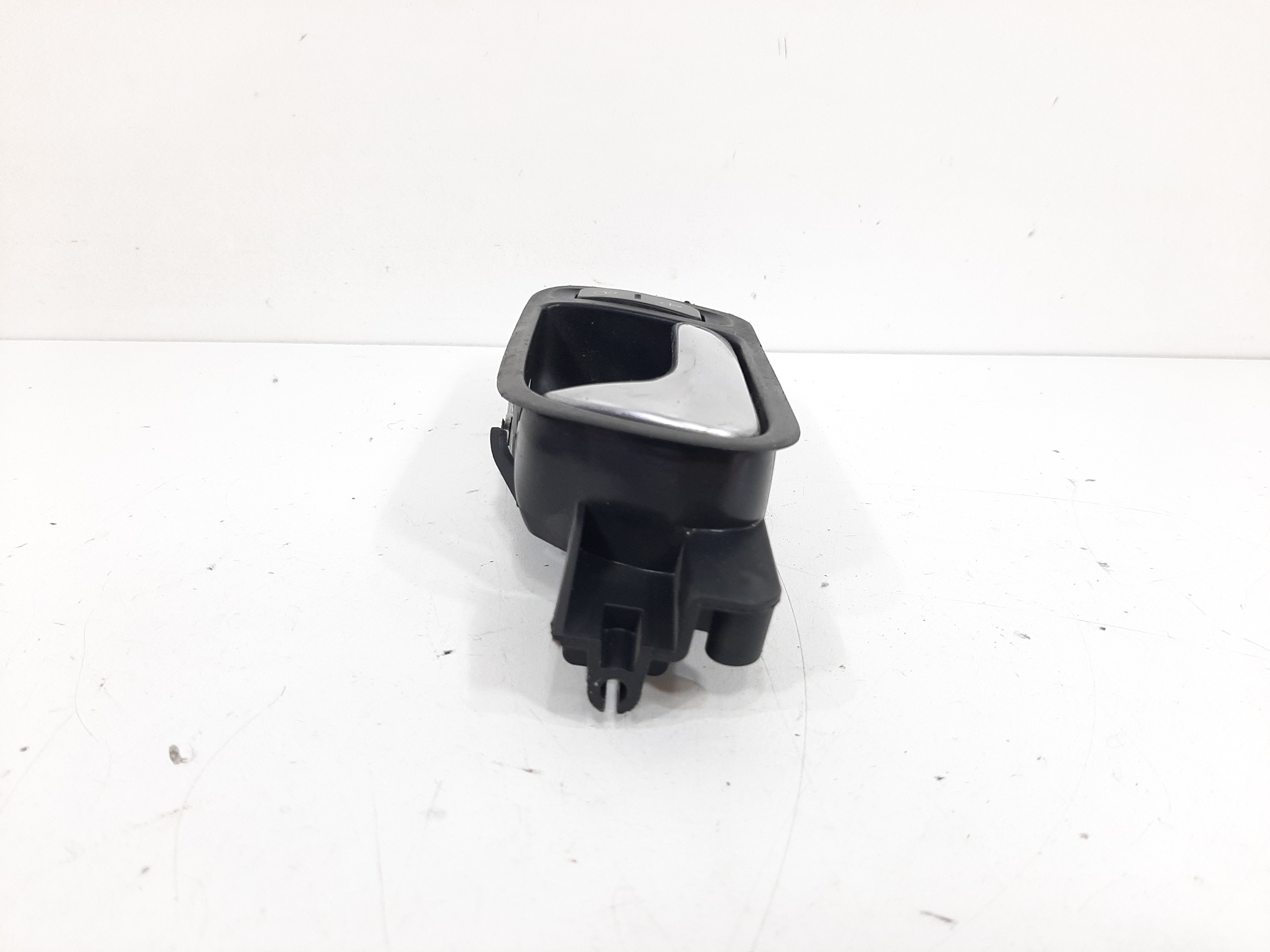 Maçaneta Interna Dianteira Esquerda Tiguan 2012 2013 A 2017 2