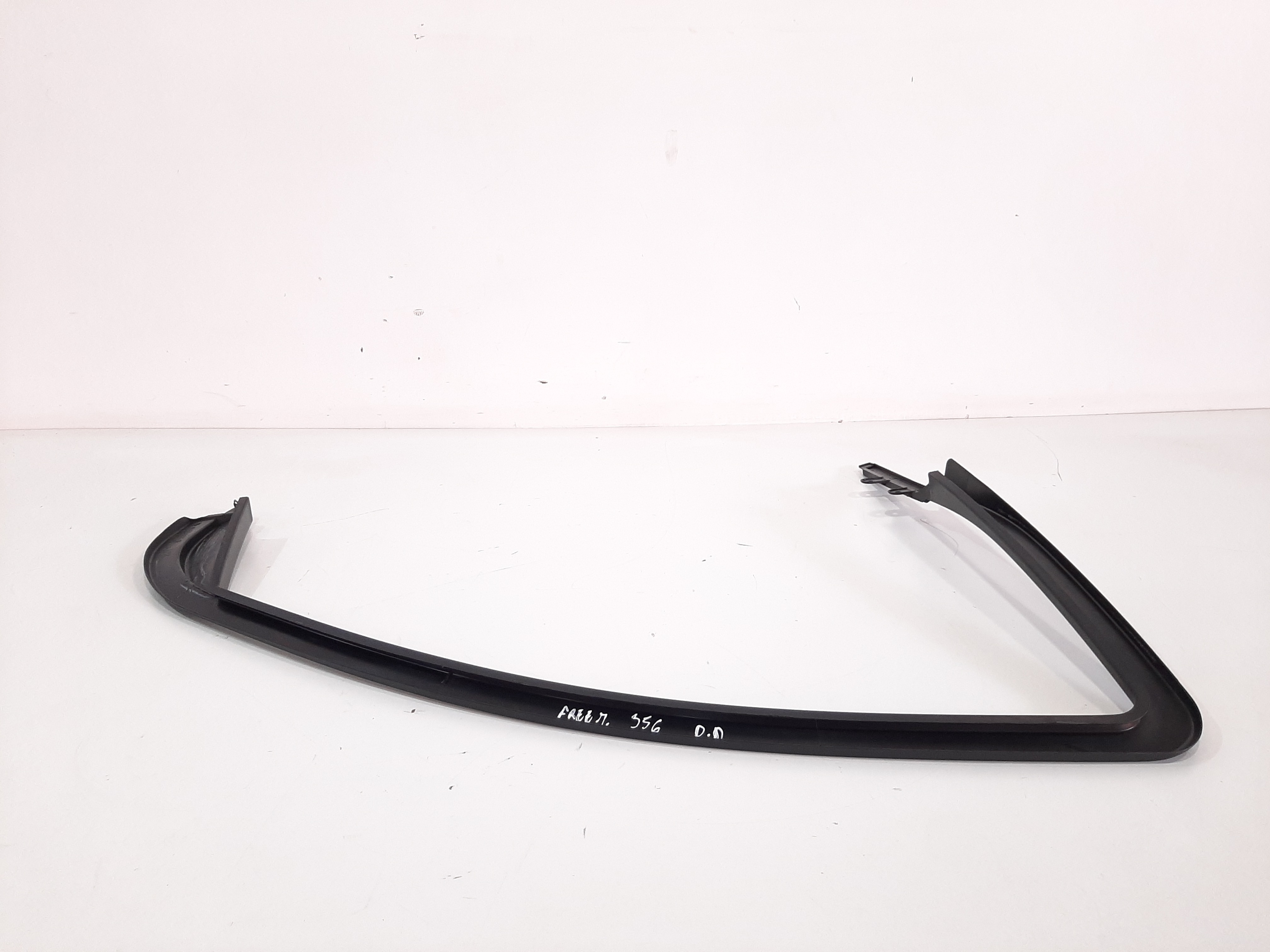 Moldura Arco Porta Dianteira Direita Freemont 2012 A 2016 1