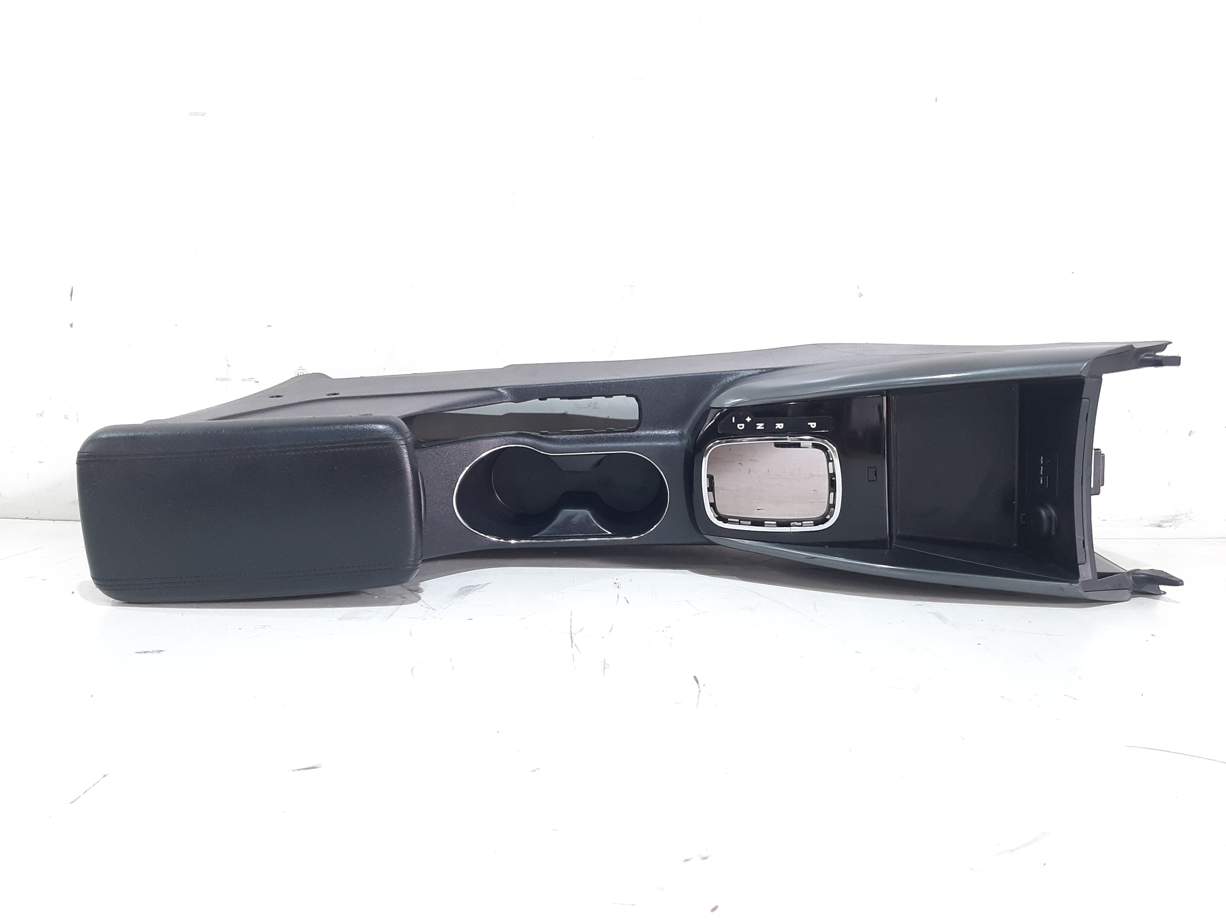 Console Central Kia Cerato Koup  2011 2012 A 2013 846111m501 1