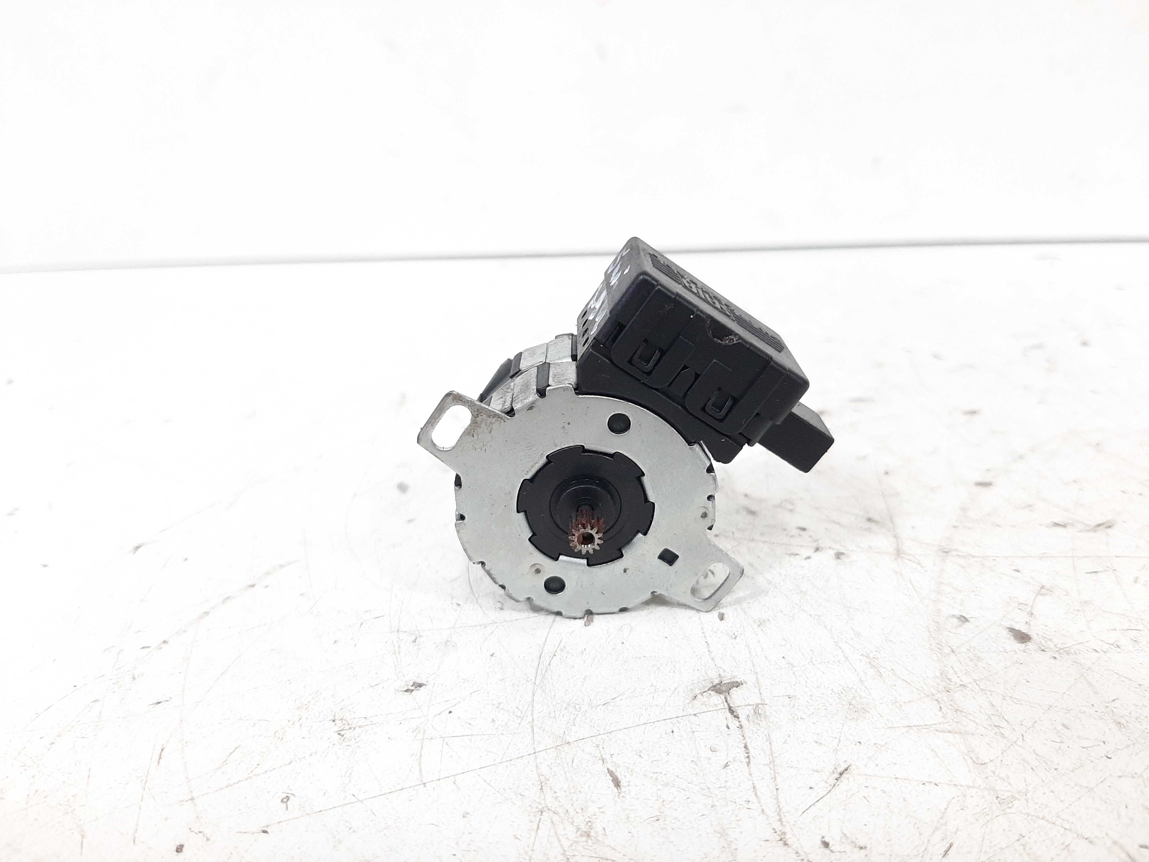 Atuador Caixa De Ar Bmw 528i 540i E39 Cod: 83637989 2
