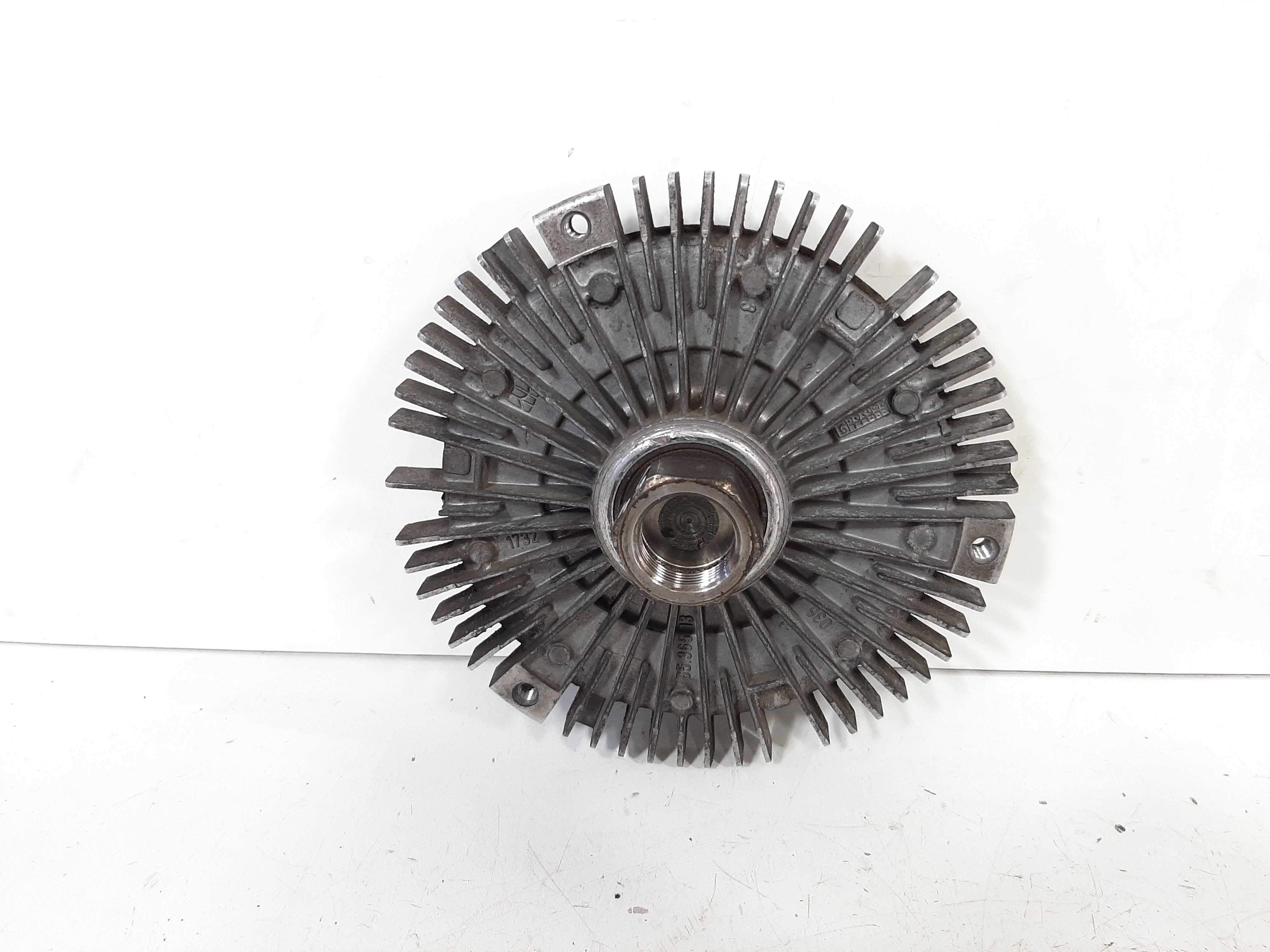 Polia Bomba Agua Bmw 540i 4.4 V8 96 97 98 99 2000 A 2004 7