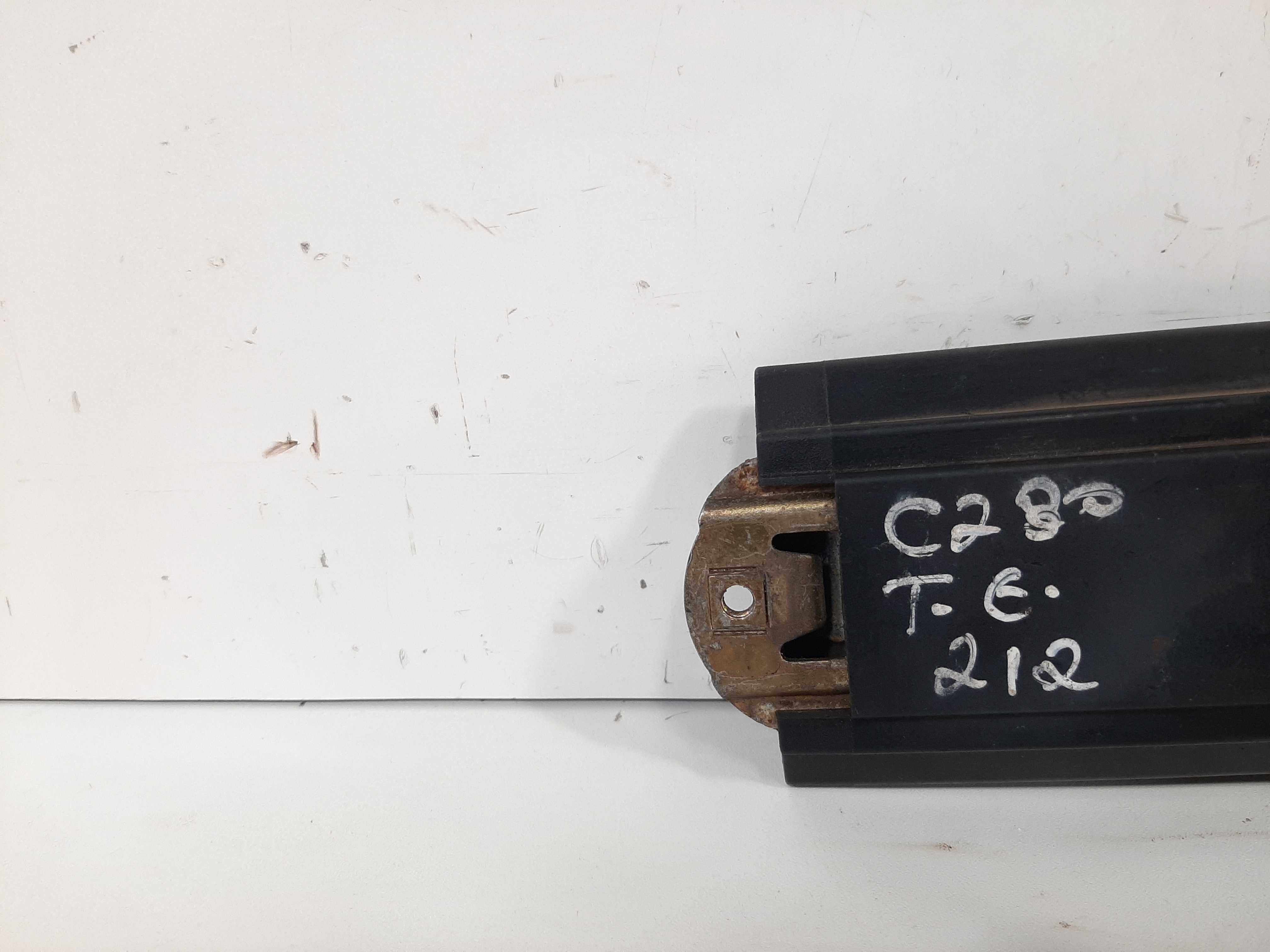 Limitador Porta Traseira Esquerda Mercedes C280 1995 A 2004 1