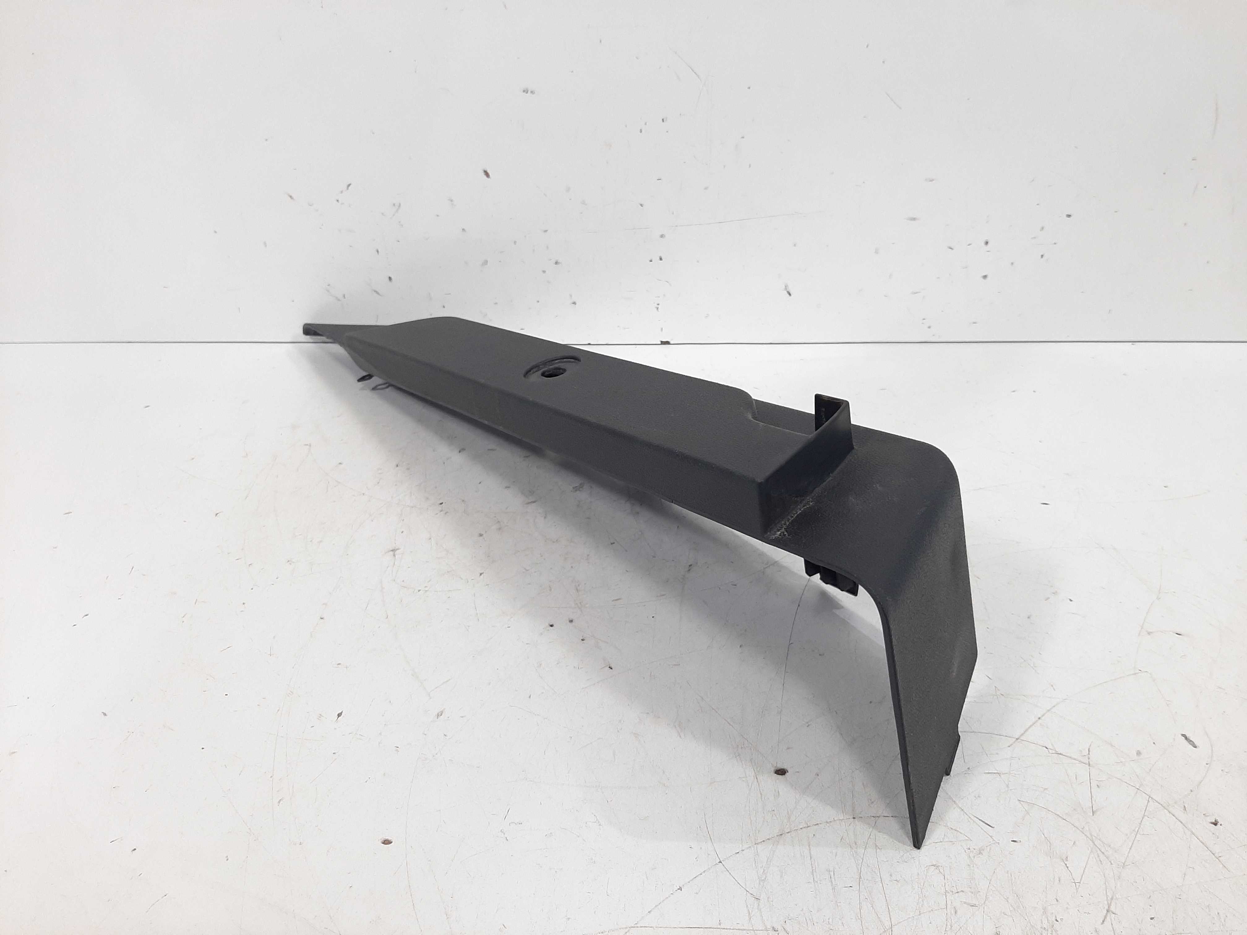 Suporte Esquerdo Tampa Bagagito Hyundai I30 2009 2010 A 2012 2