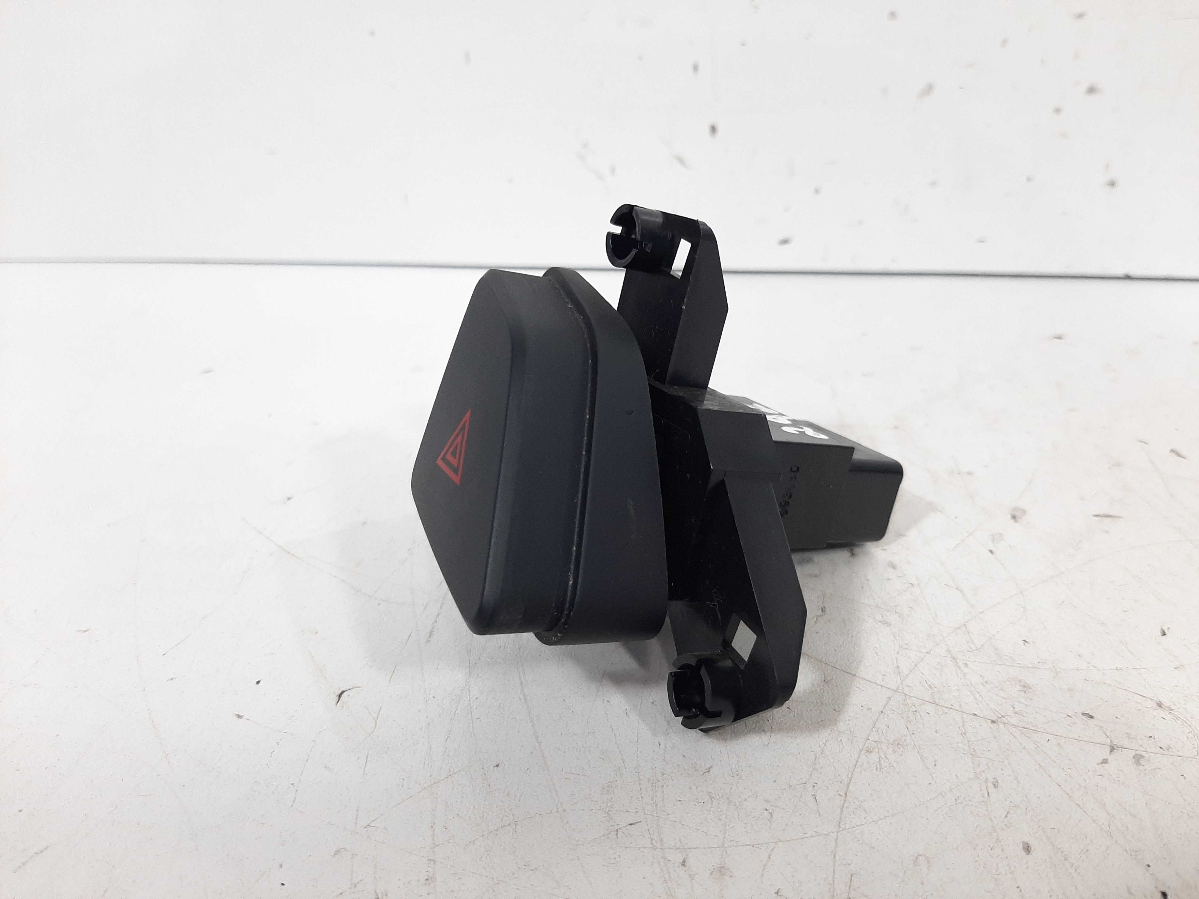 Botão Interruptor Pisca Alerta Hyundai I30 2009 2010 A 2012 8