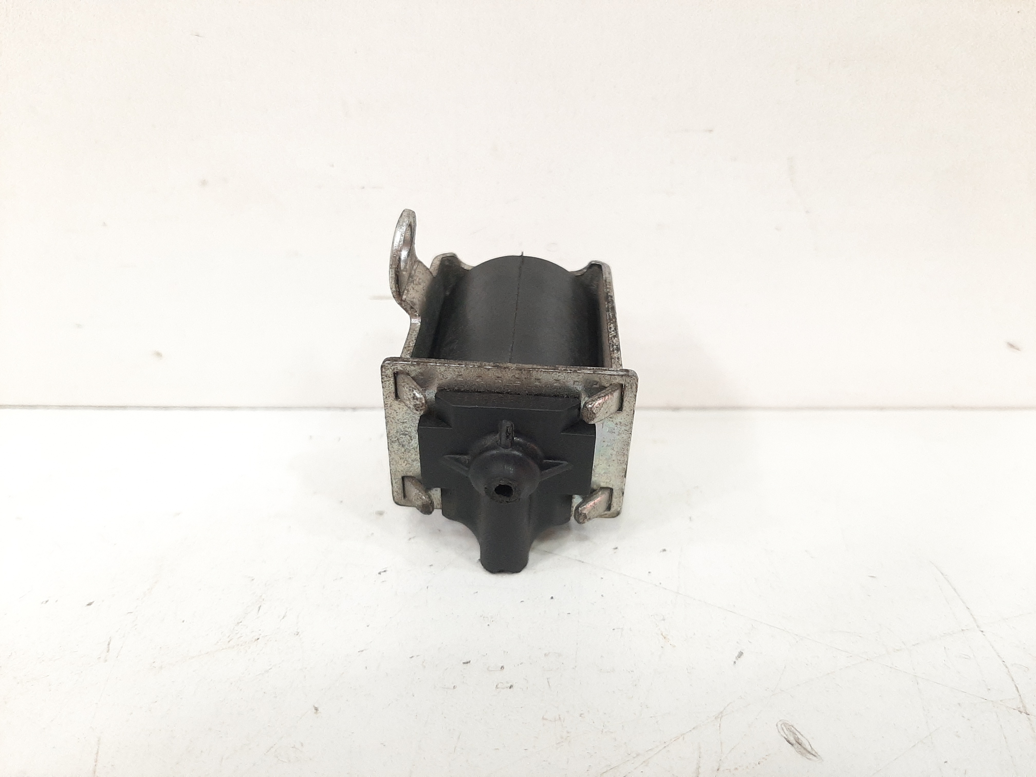 Válvula Solenoide Partida Fria Punto 1.4 08 A 2012 51808646 8