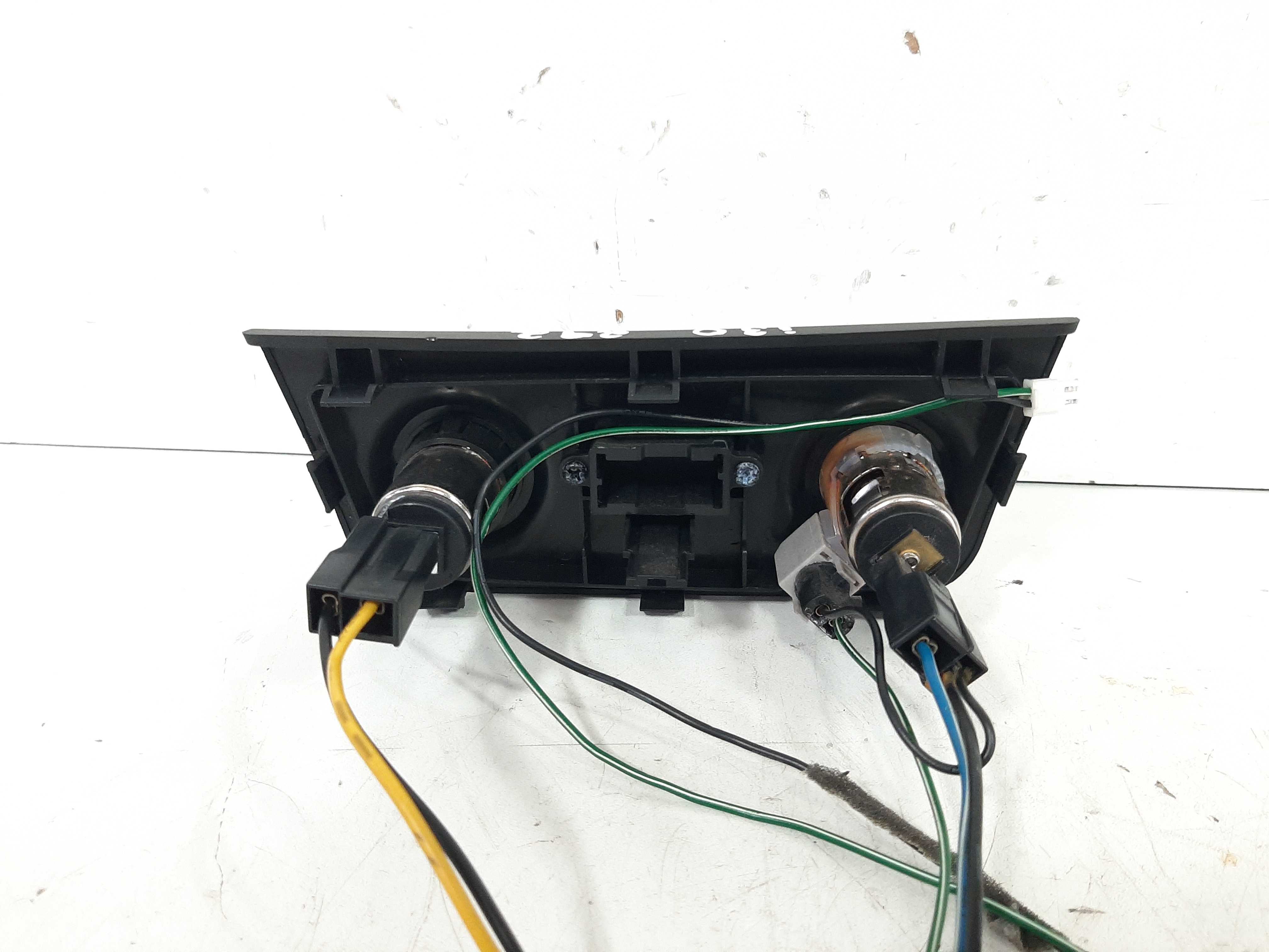 Tomada 12v Acendedor Cigarro Hyundai I30 2009 2010 A 2012 5