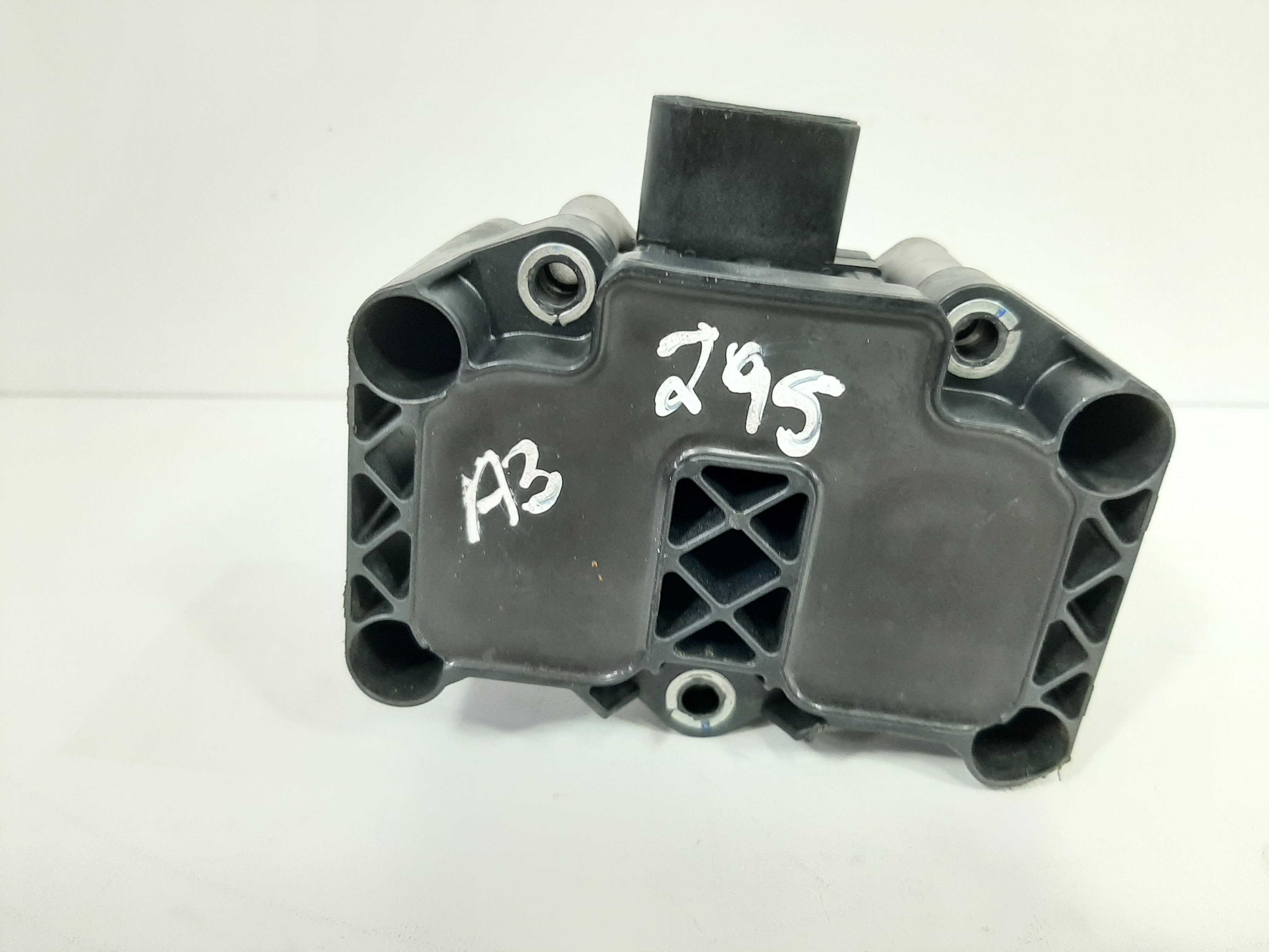 Bobina Ignição Audi A3, A4, A1, A2 Cód. F 000 Zs0 210 1