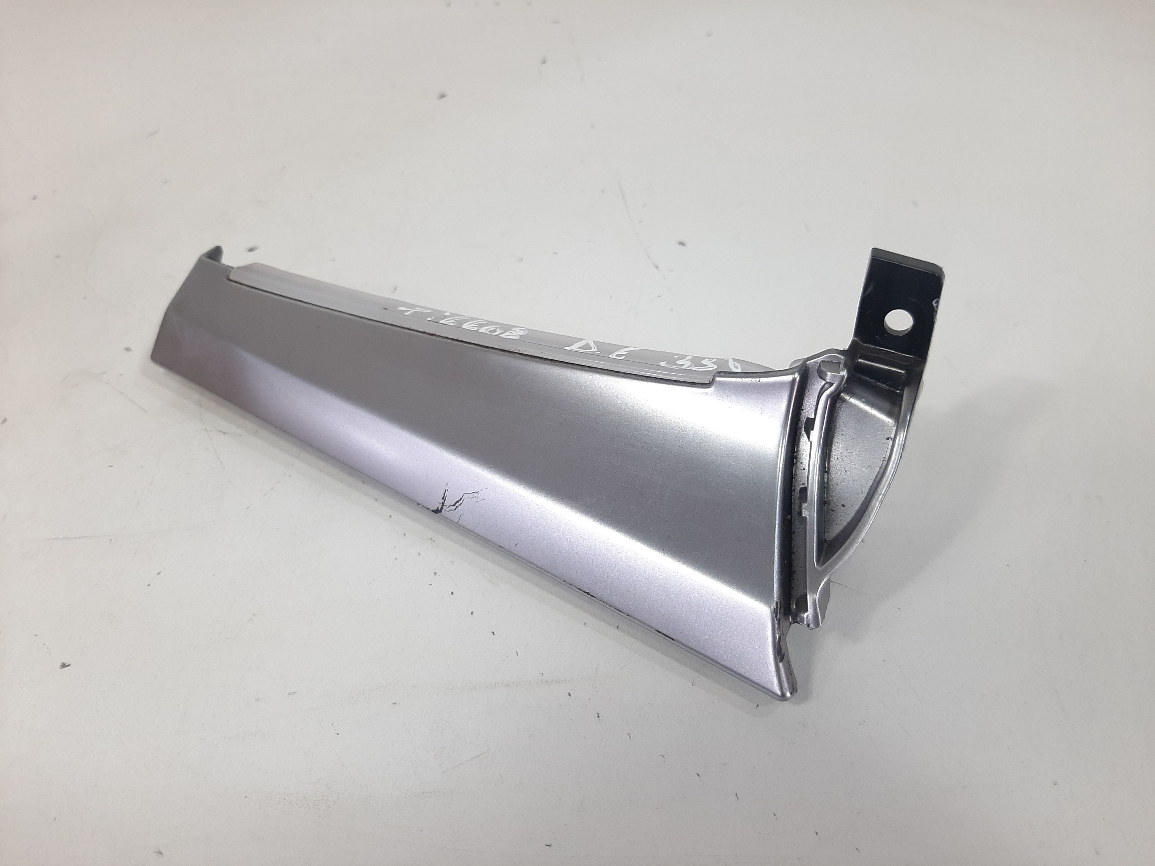 Aplique Painel Dianteiro Esquerdo Caoa Chery Tiggo 8 19 A 22 8