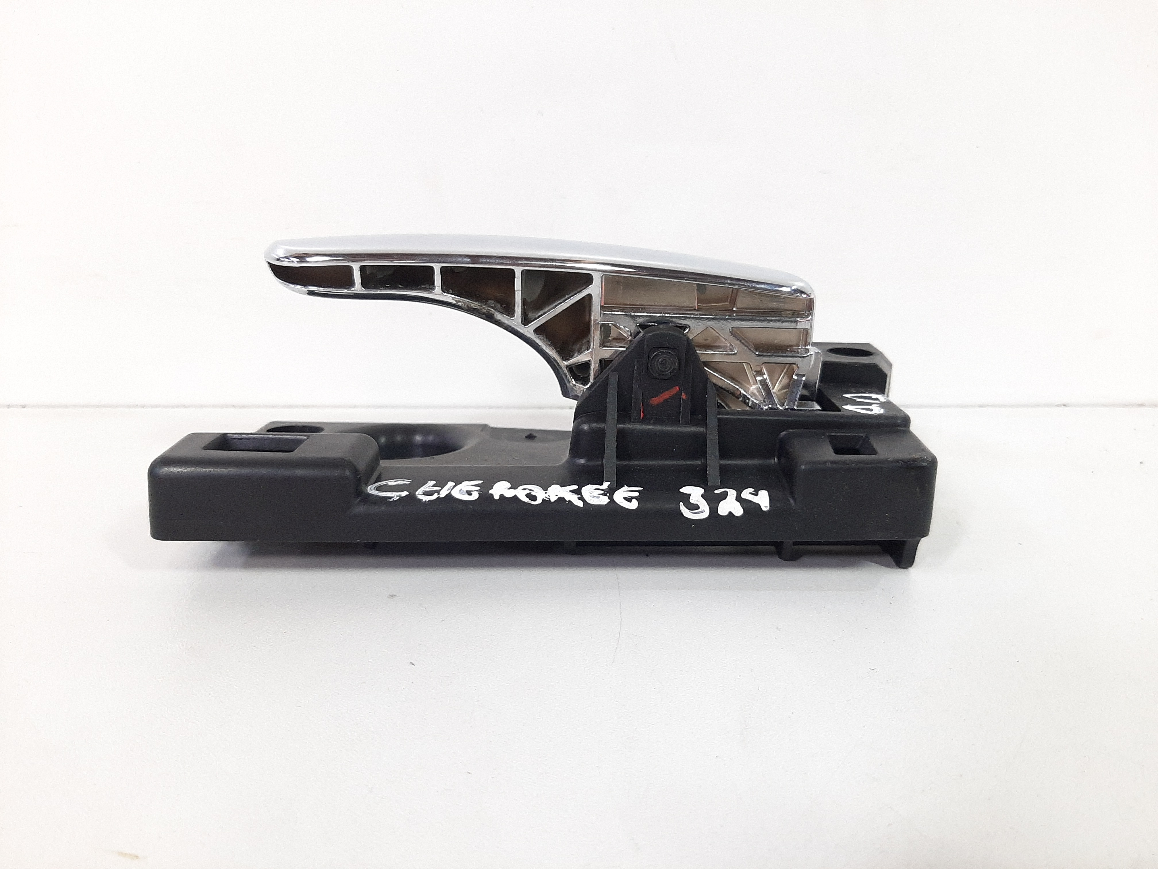 Maçaneta Interna Diant. Direito Grand Cherokee 2011 A 2015 8