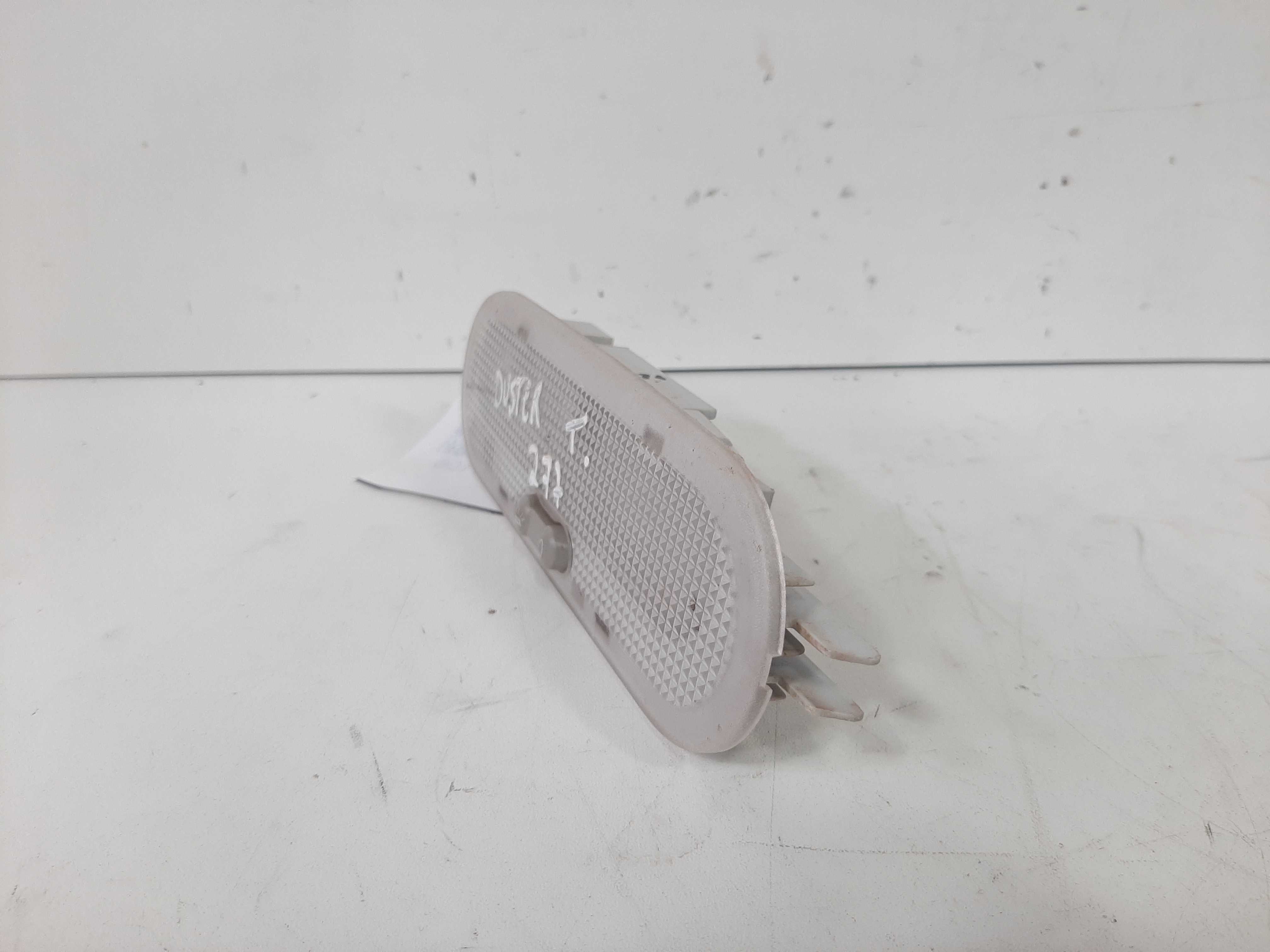 Luz Cortesia Traseiro Duster 2011 2012 2013 2014 2015 A 2018 2