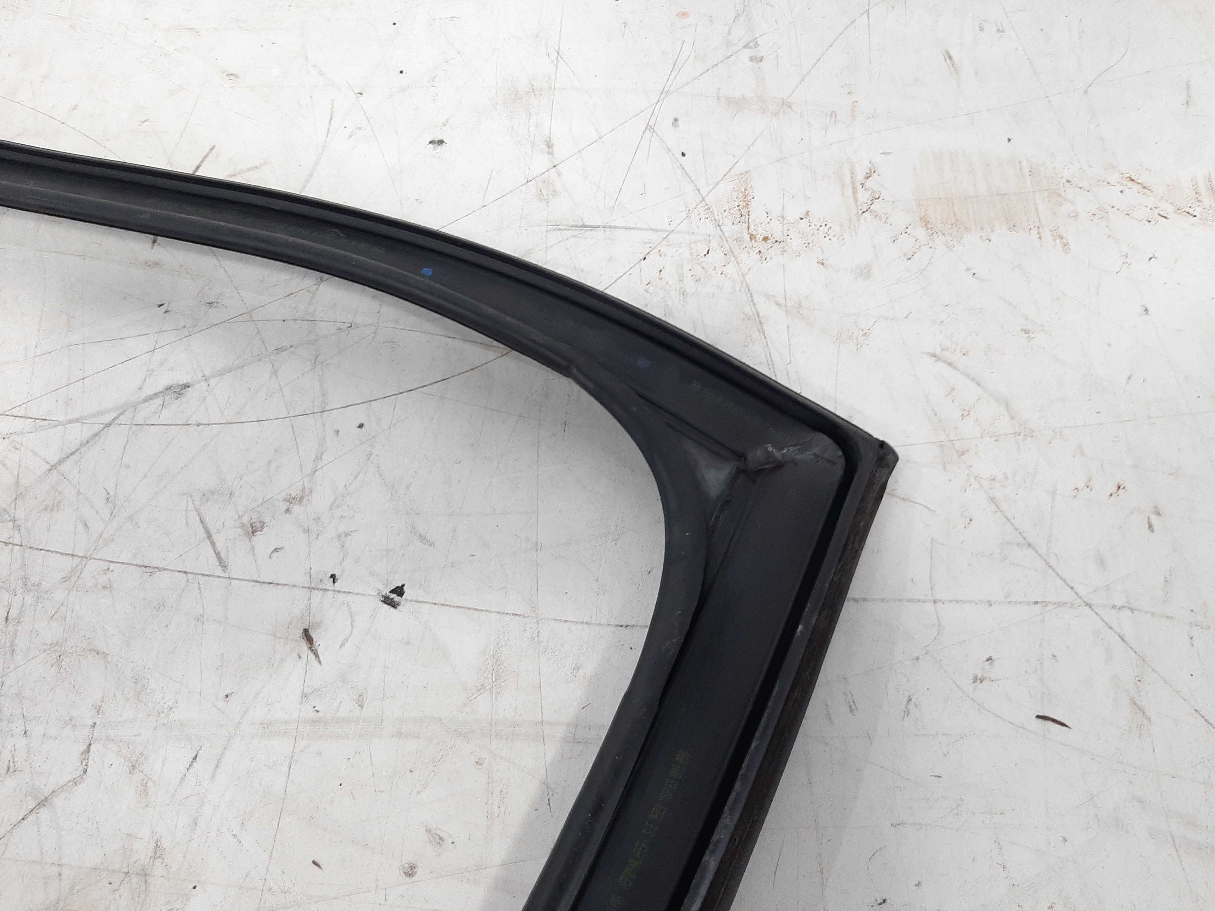 Borracha Guarnição Traseira Direita Citroen C4 2007 A 2013 4
