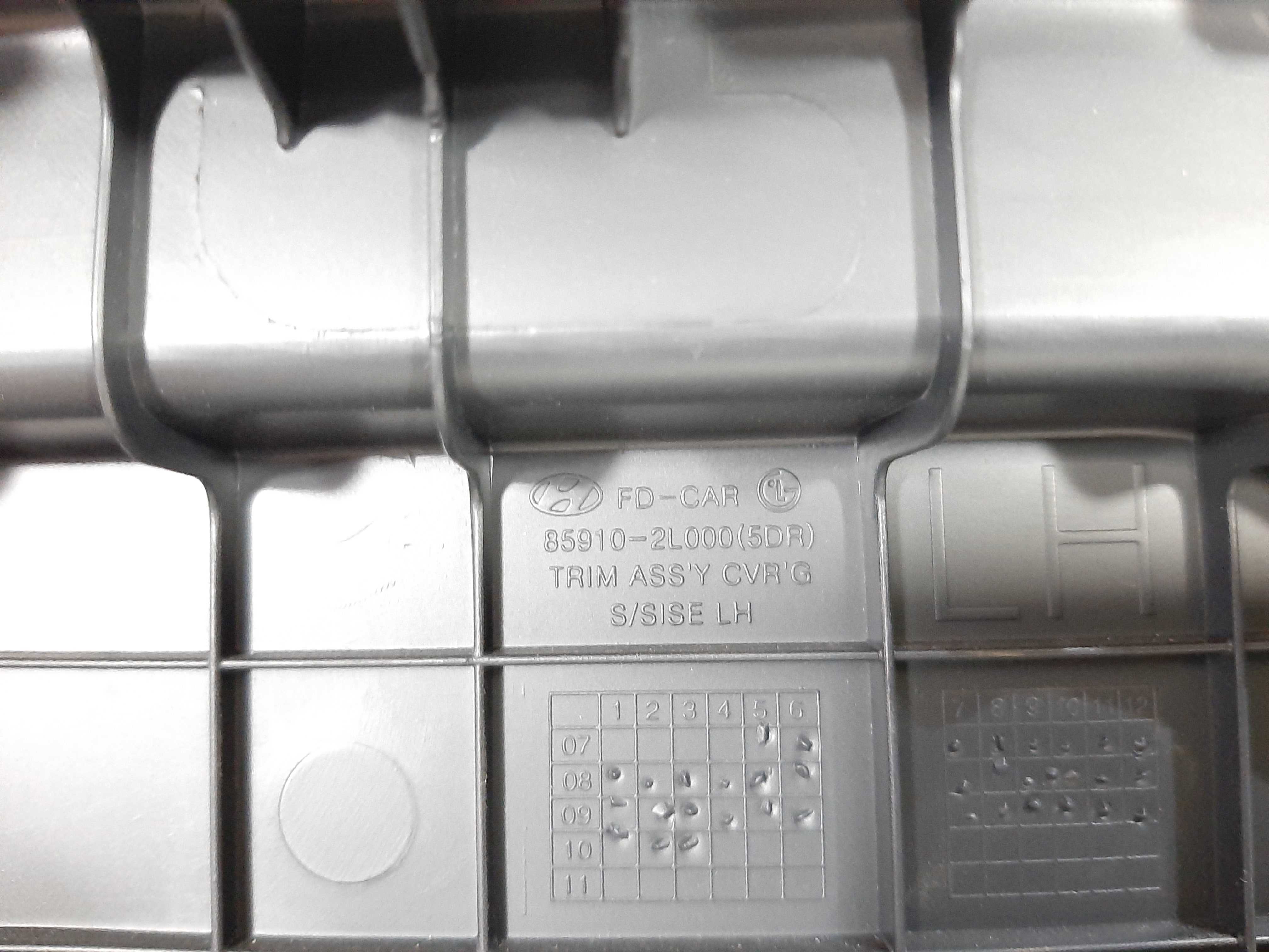Suporte Esquerdo Tampa Bagagito Hyundai I30 2009 2010 A 2012 1