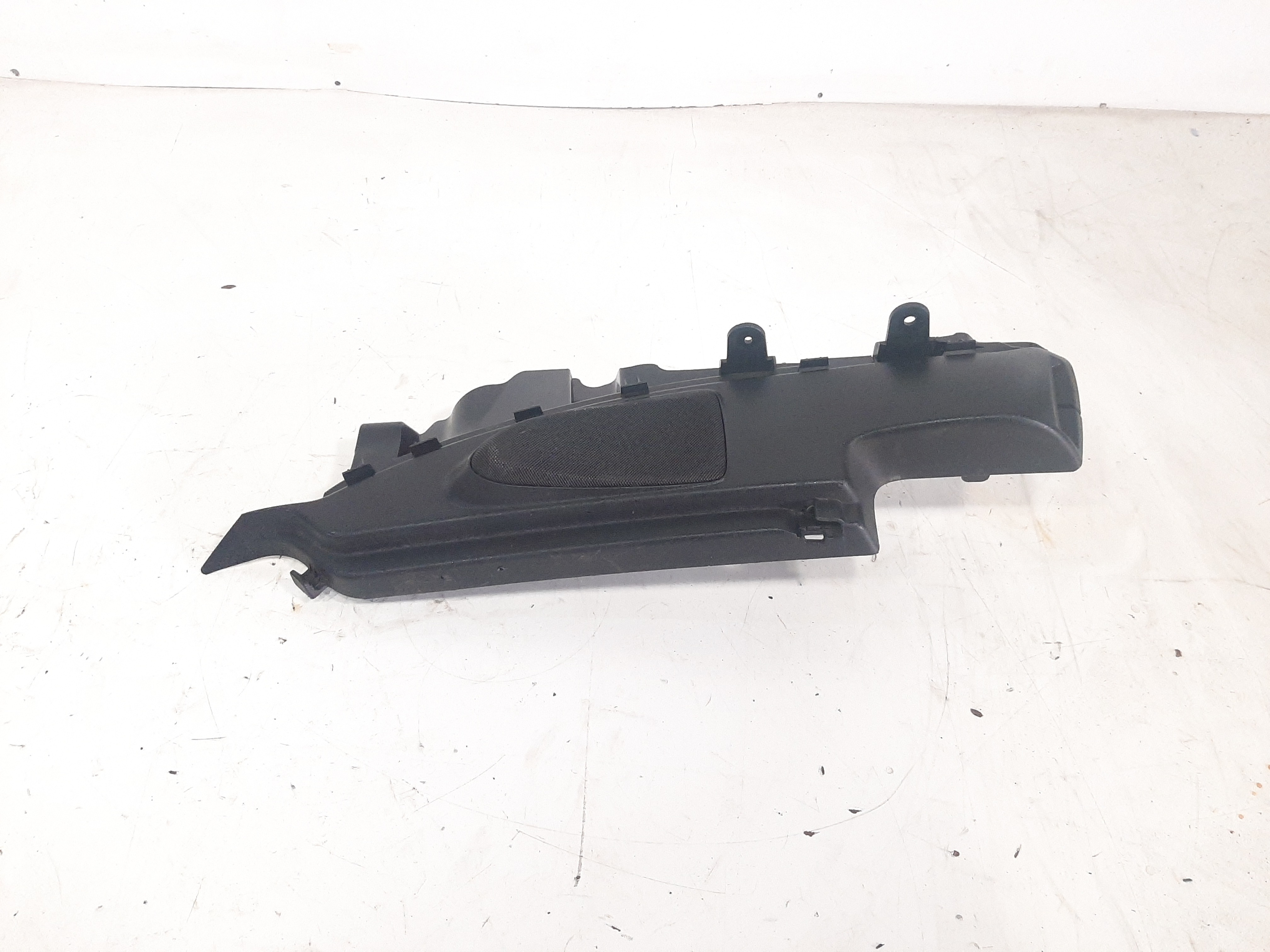 Suporte Esquerdo Bagagito Porta Malas Bmw 120i 2006 A 2012 5
