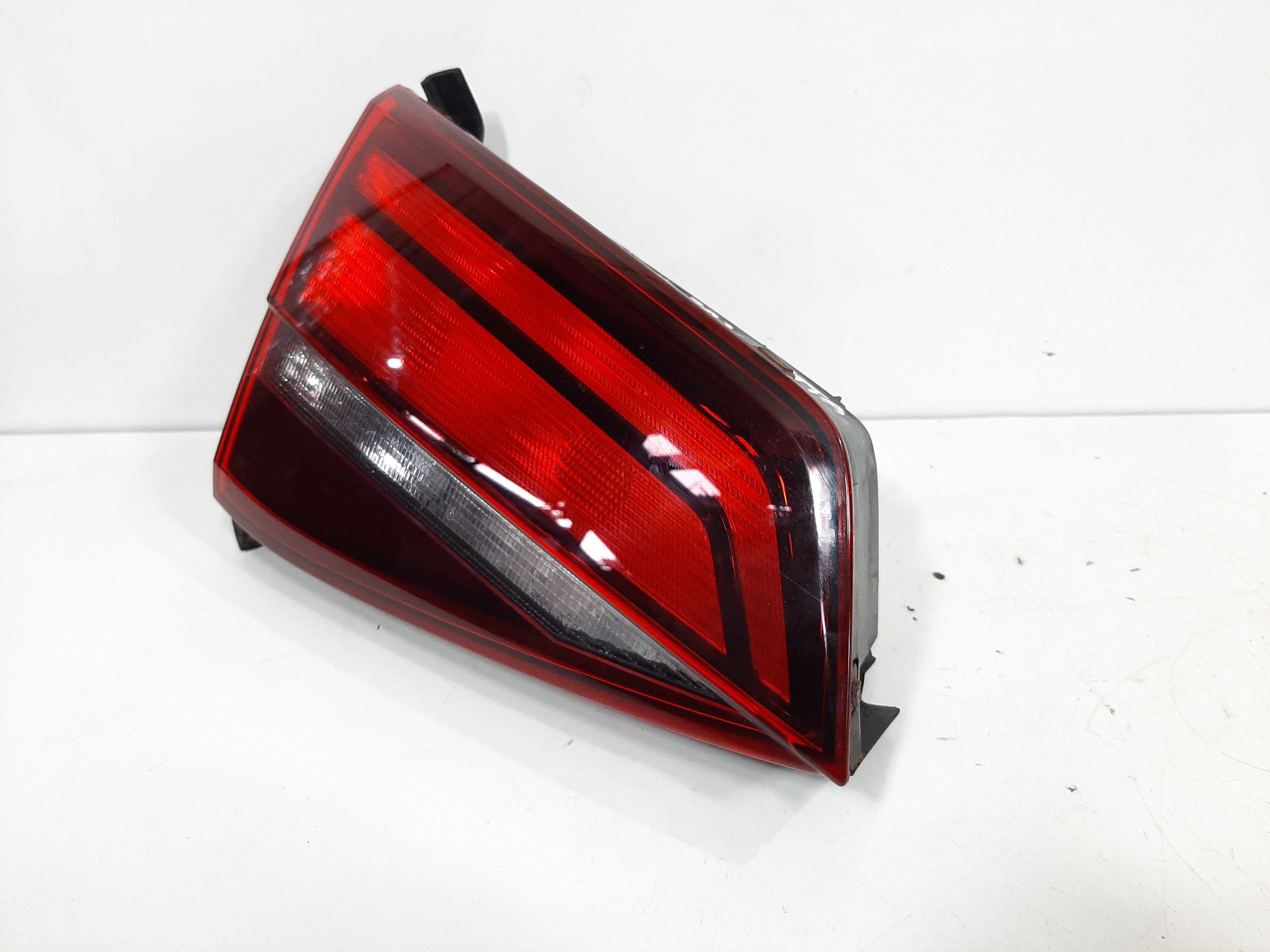 Lanterna Traseira Esquerda Tampa Jetta 2011 2012 2013 A 2018 5