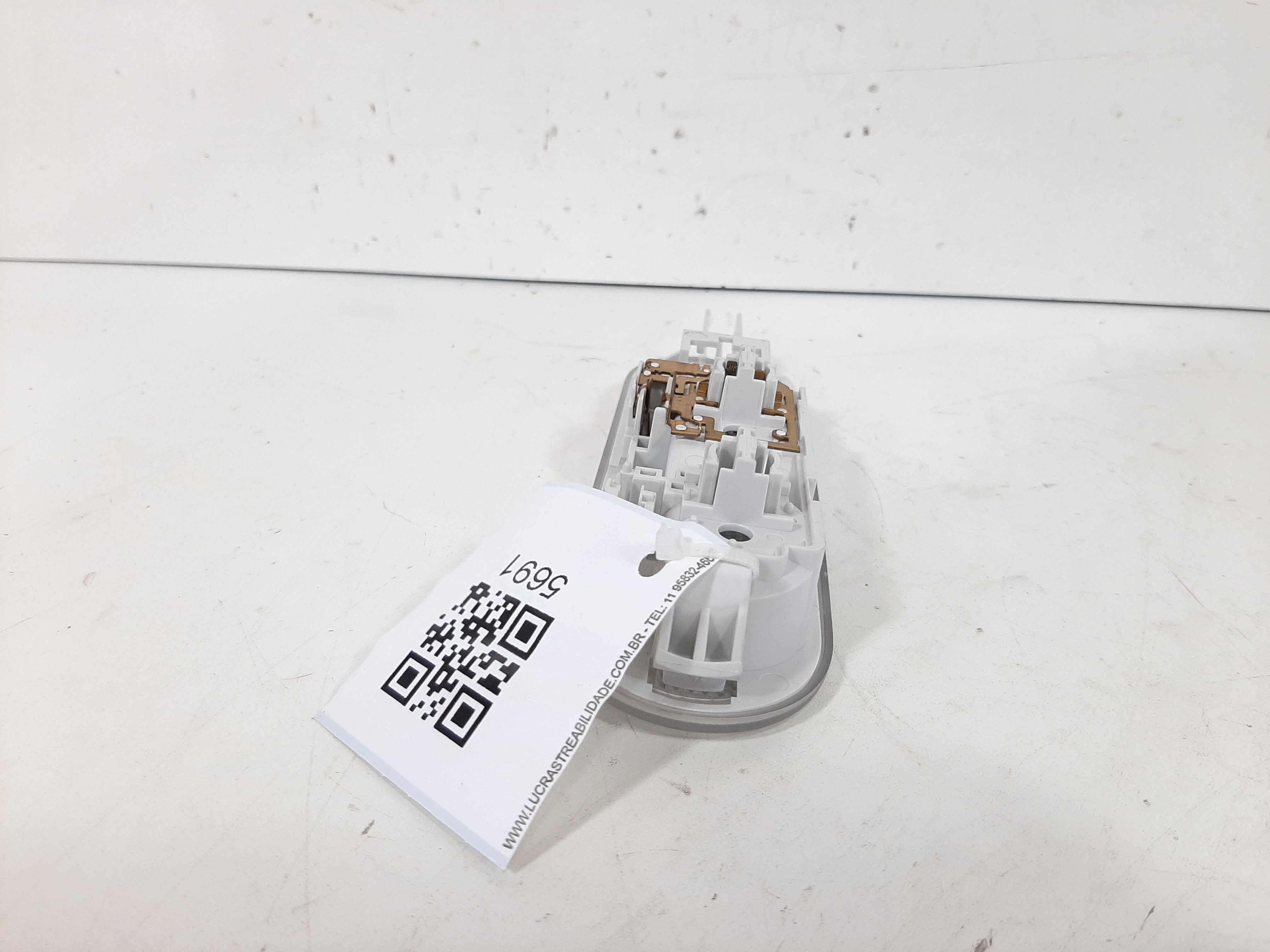 Luz Cortesia Dianteiro Nissan March 2012 2013 2014 2015 2016 6