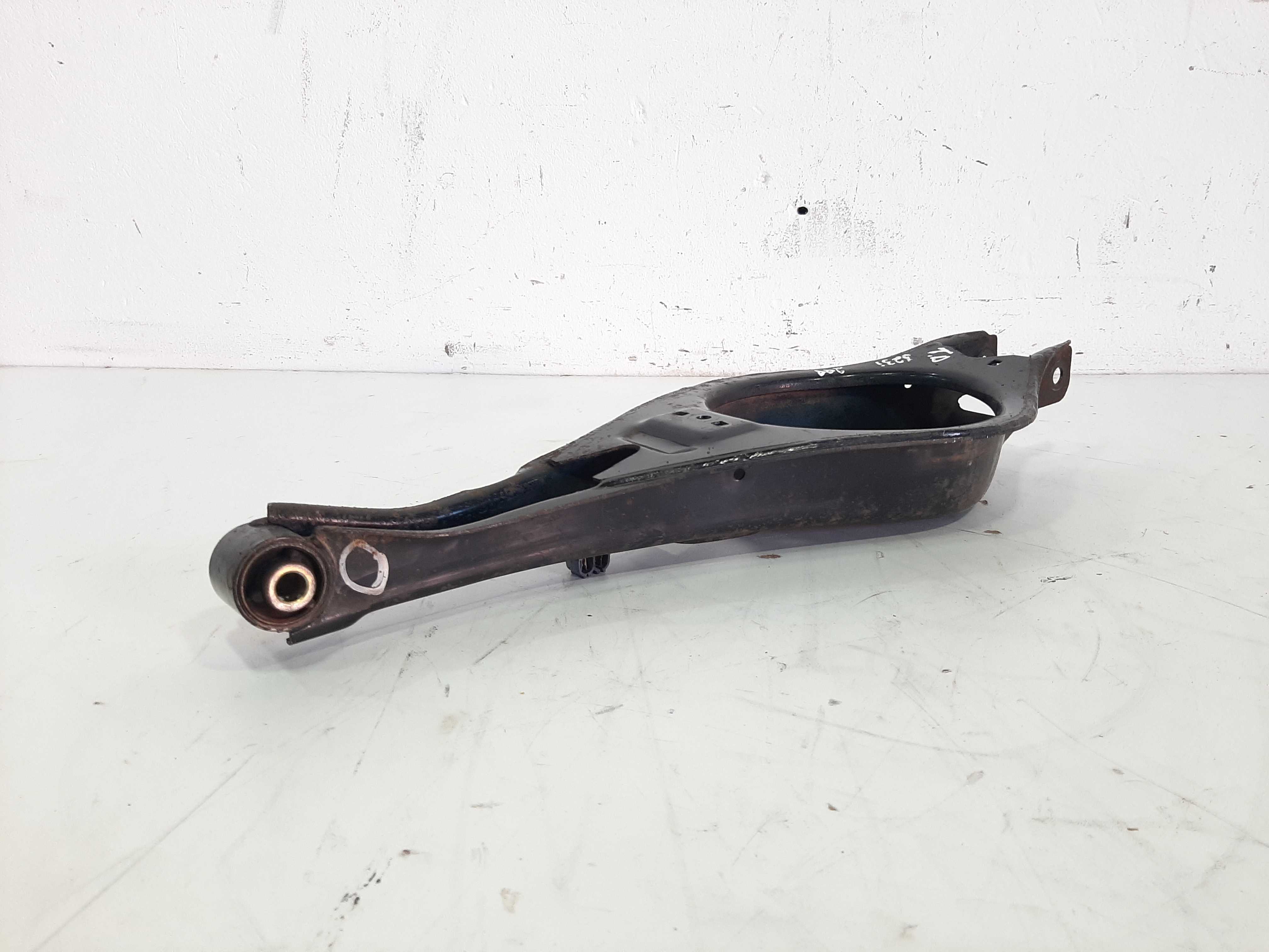 Bandeja Suspensão Traseiro Direito Bmw 323i 1991 1992 A 2000 2