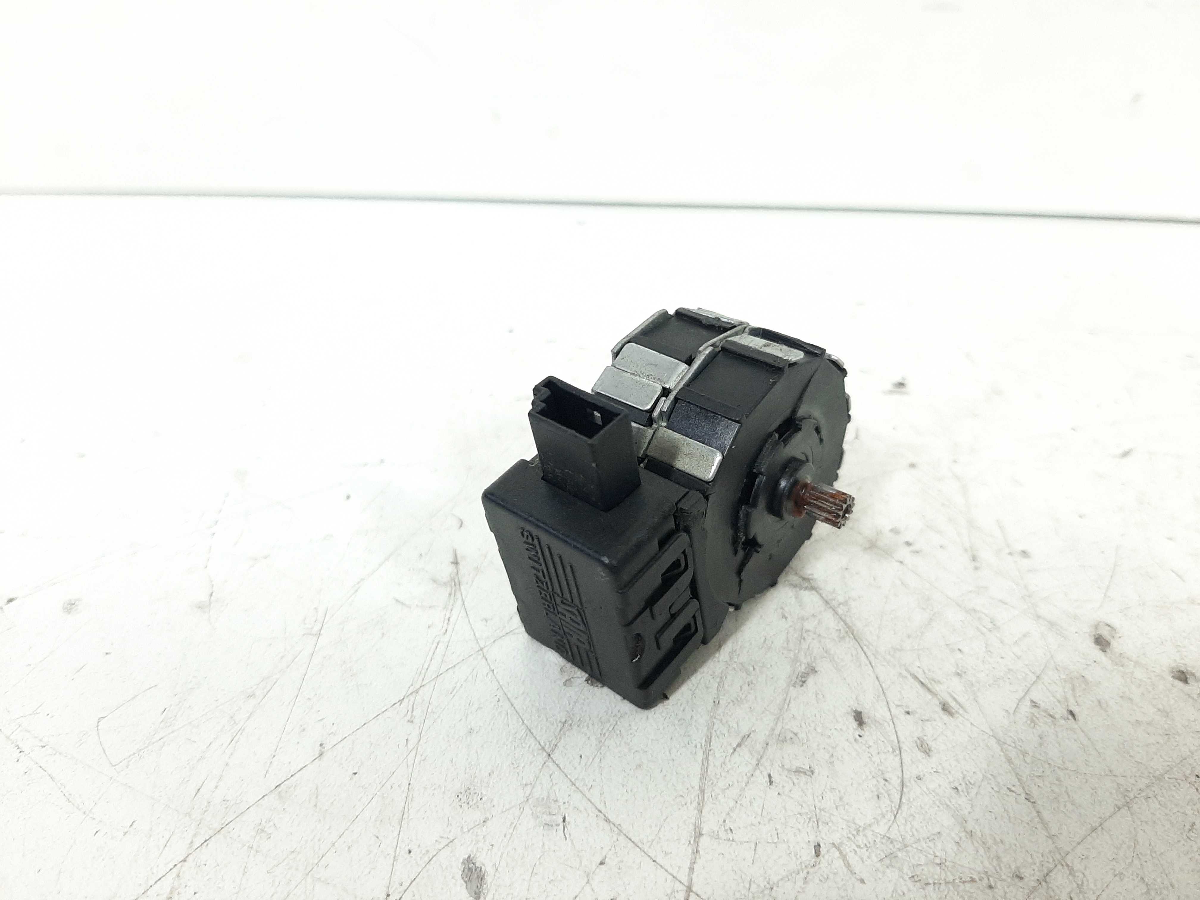 Atuador Caixa De Ar Bmw 528i 540i E39 Cod: 83637989 2