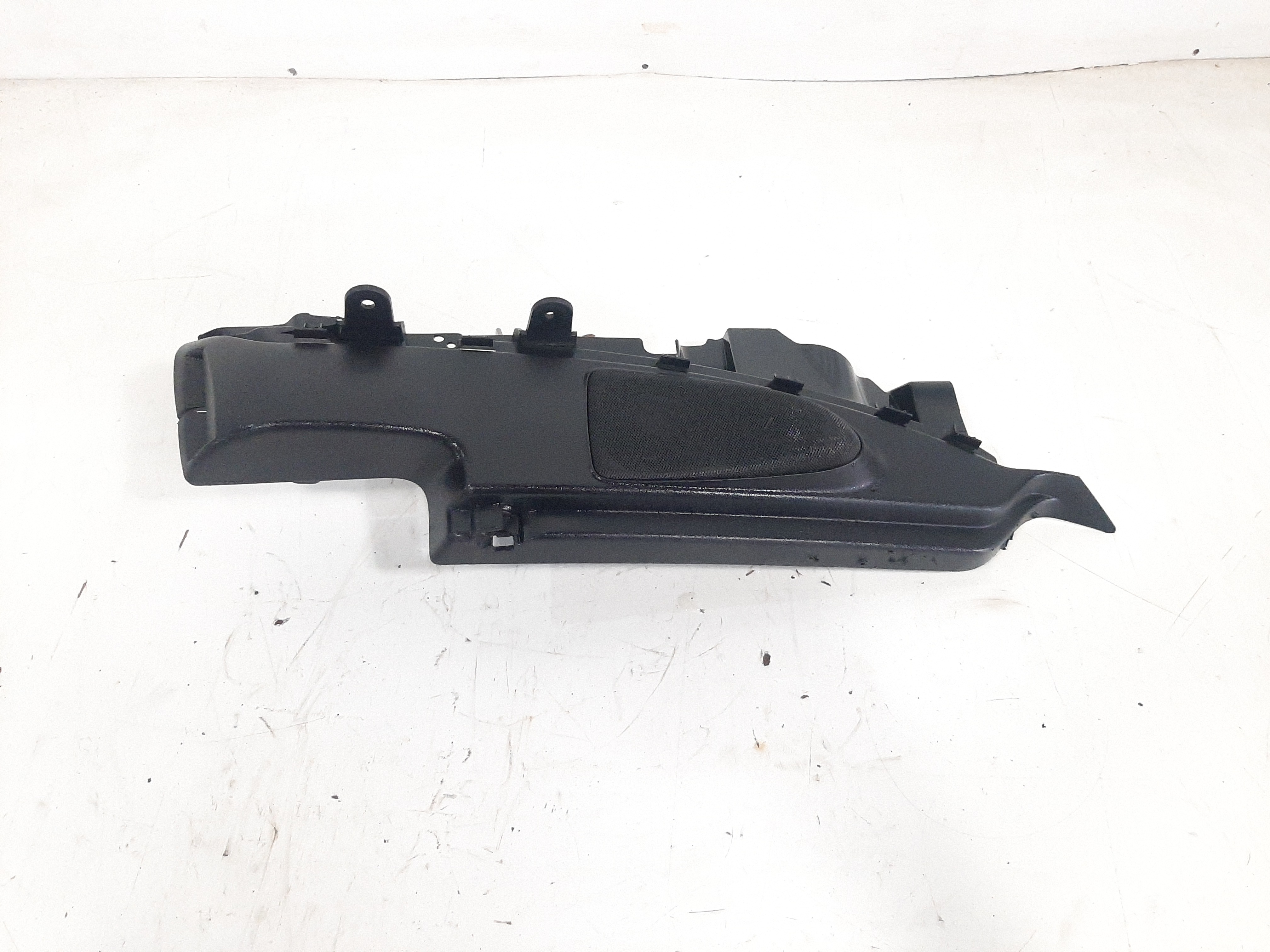 Suporte Direito Bagagito Porta Malas Bmw 120i 2006 A 2012 8