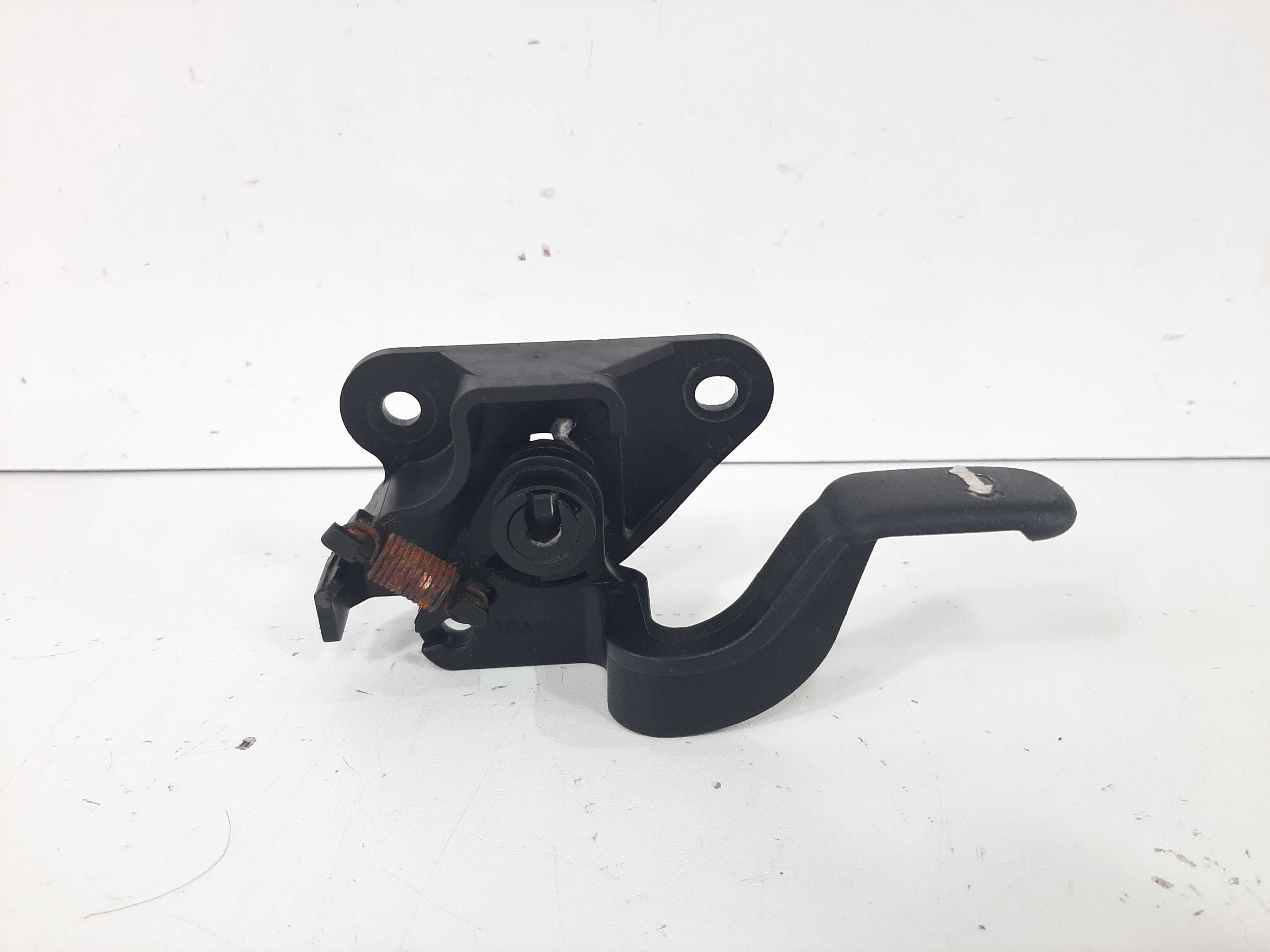Alavanca Abertura Porta Mala Nissan Versa 2012 2013 A 2017 4
