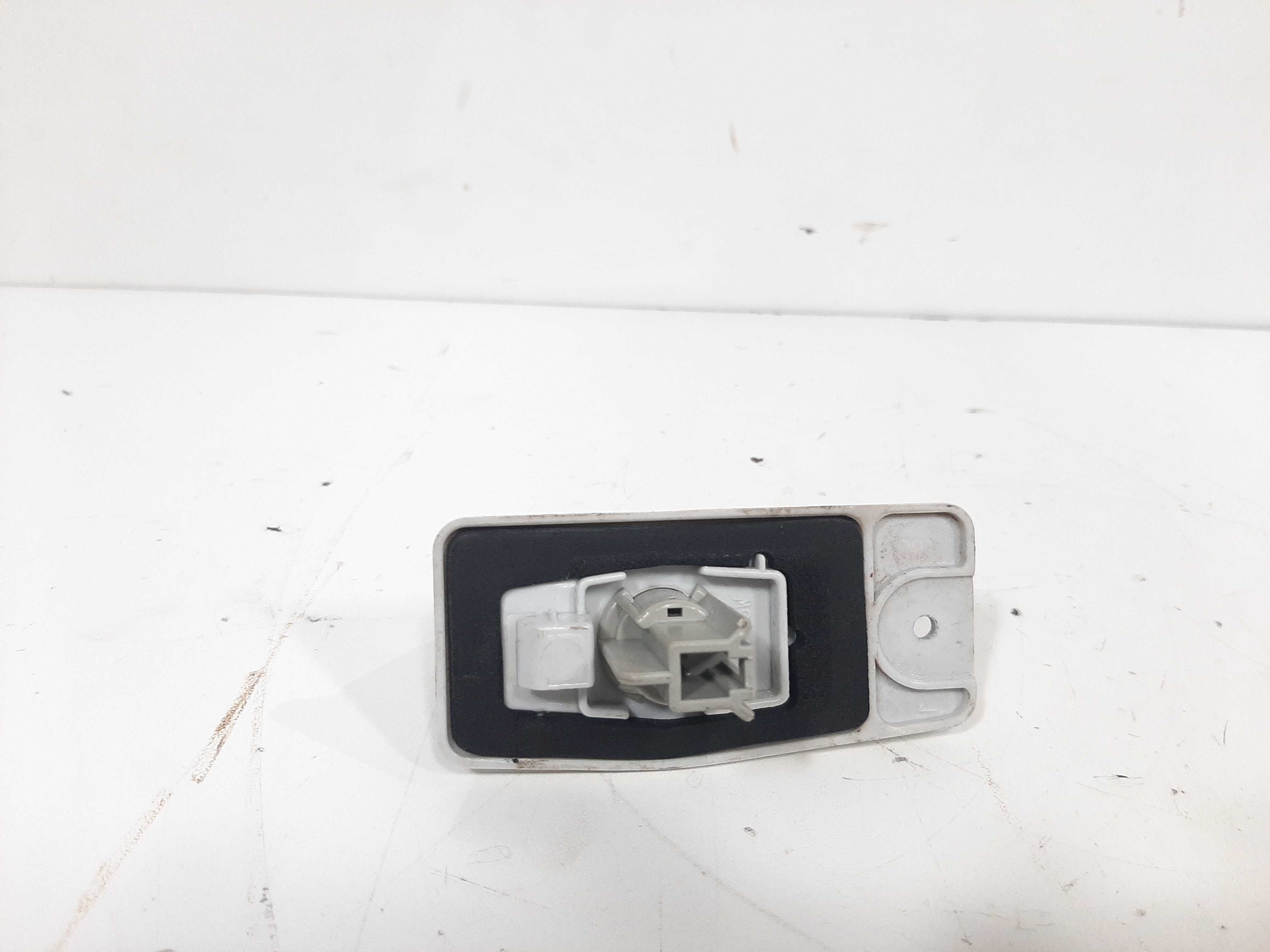 Luz Placa Traseira Nissan Sentra 2008 2009 2010 2011 2013 5