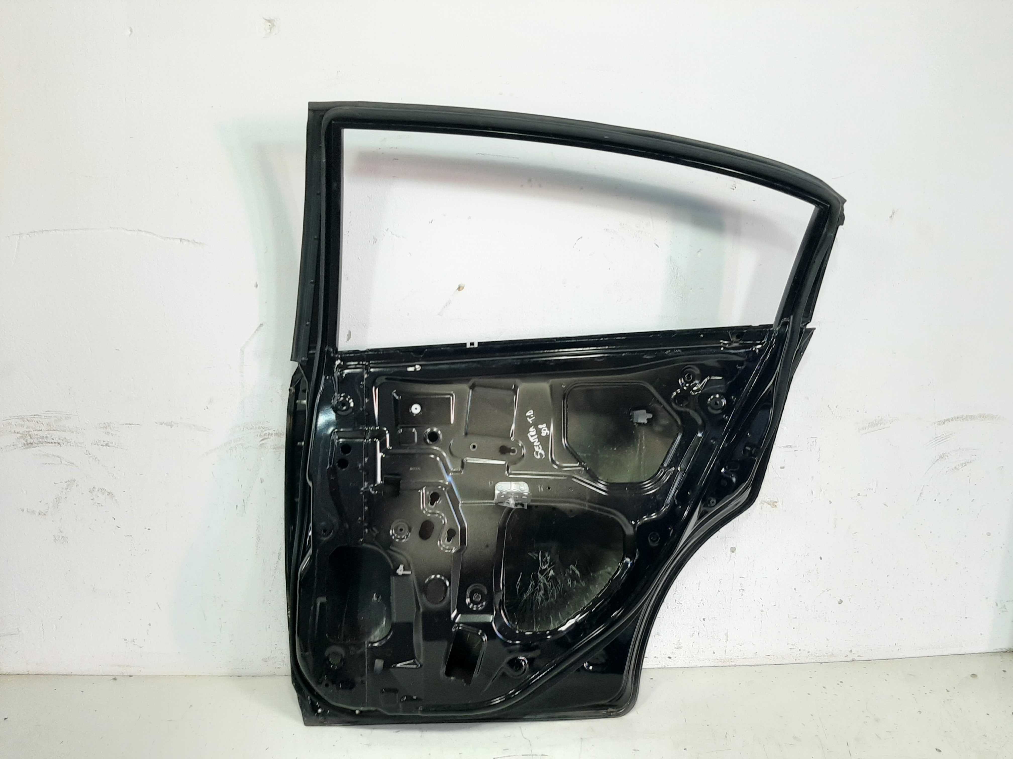 Porta Traseira Direita Nissan Sentra C/ Detalhe 2008 A 2013 6