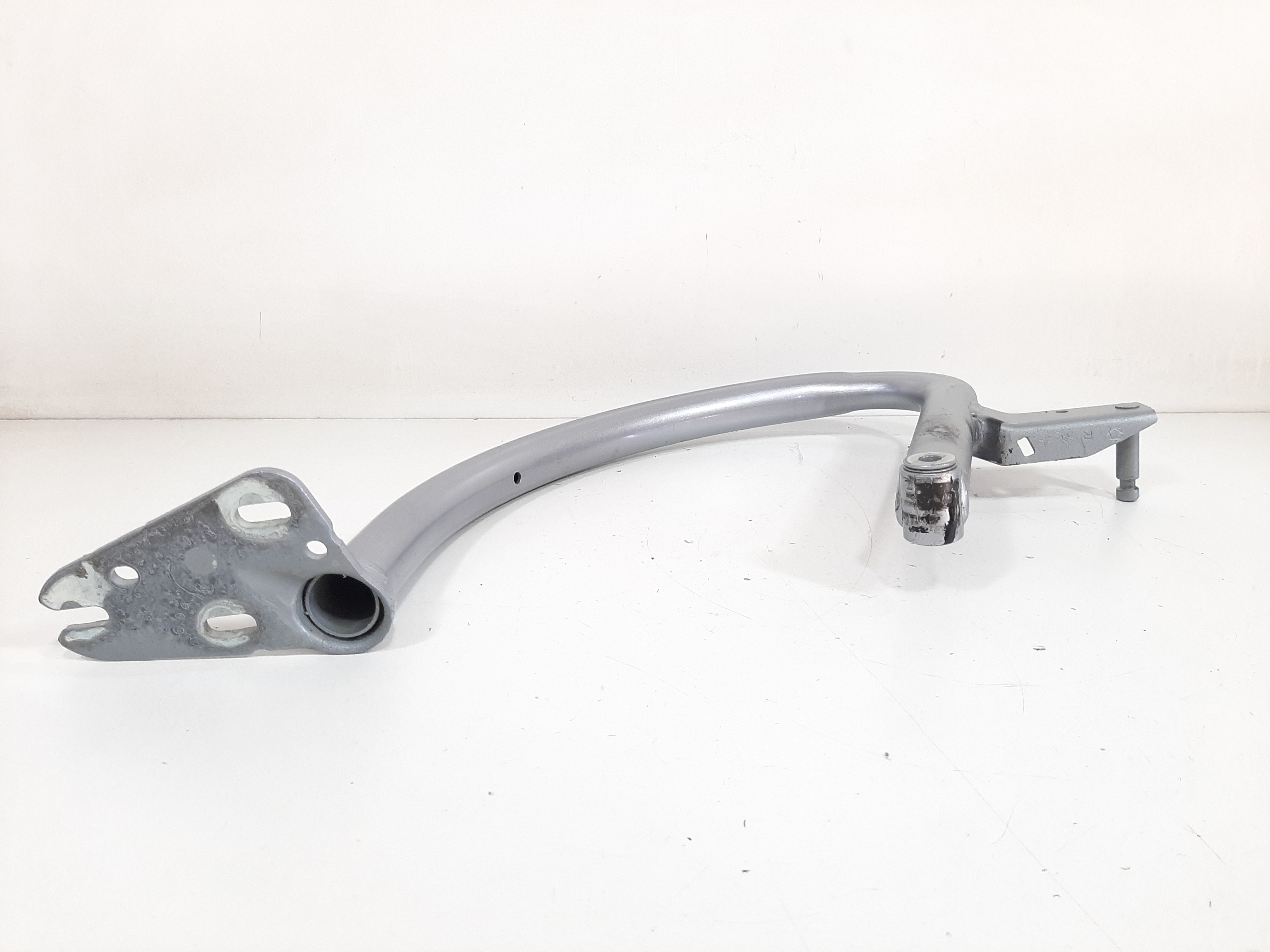 Dobradiça Direita Porta Malas Audi A4 2013 2014 2015 2016 2